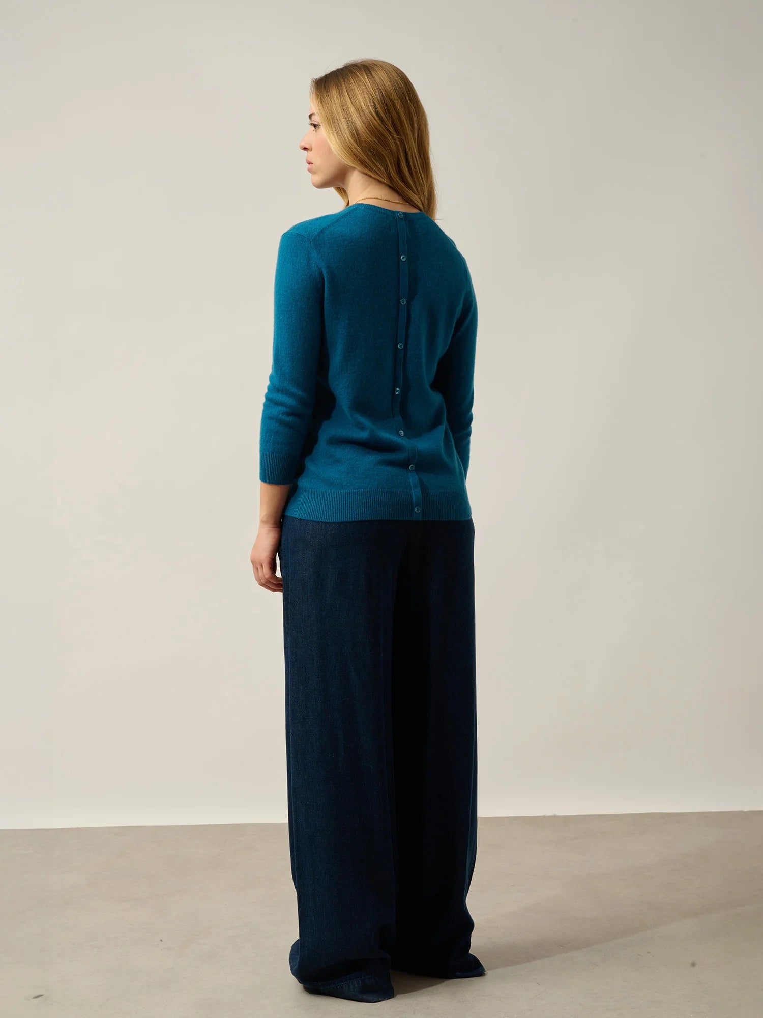 ESTARIS pull col rond boutonné dos paon