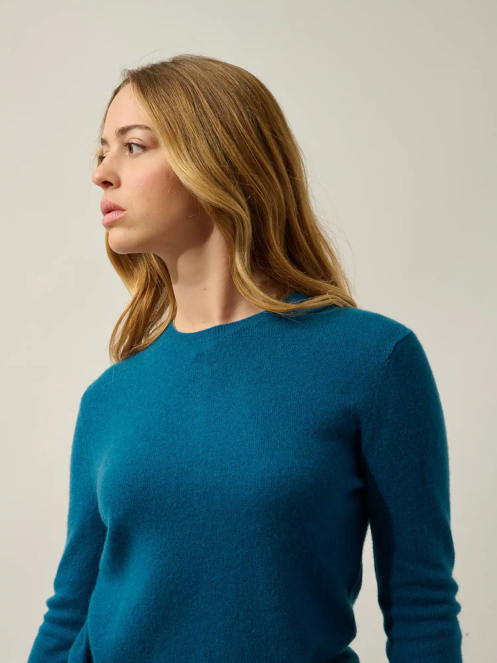 ESTARIS pull col rond boutonné dos paon