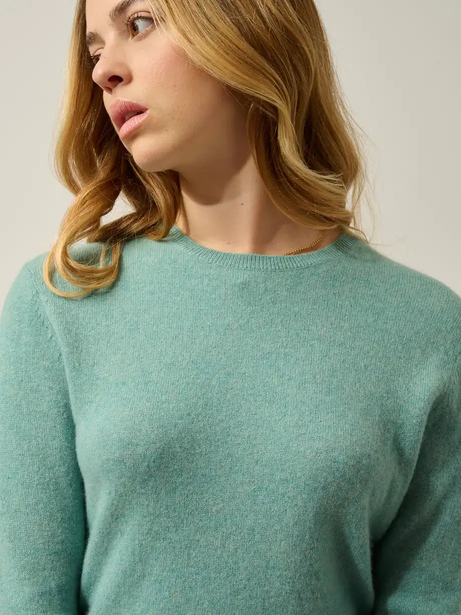 ESTARIS Sweater Crew Neck Buttoned Back Heather Green