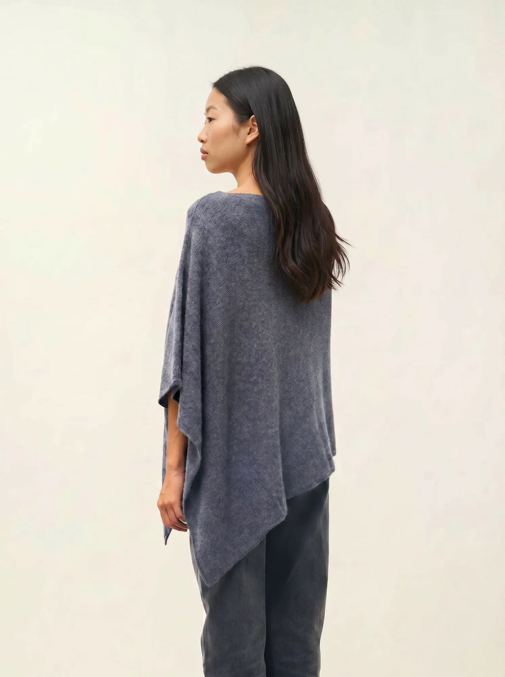 MERYL Poncho 4-fädig Anthrazit meliert