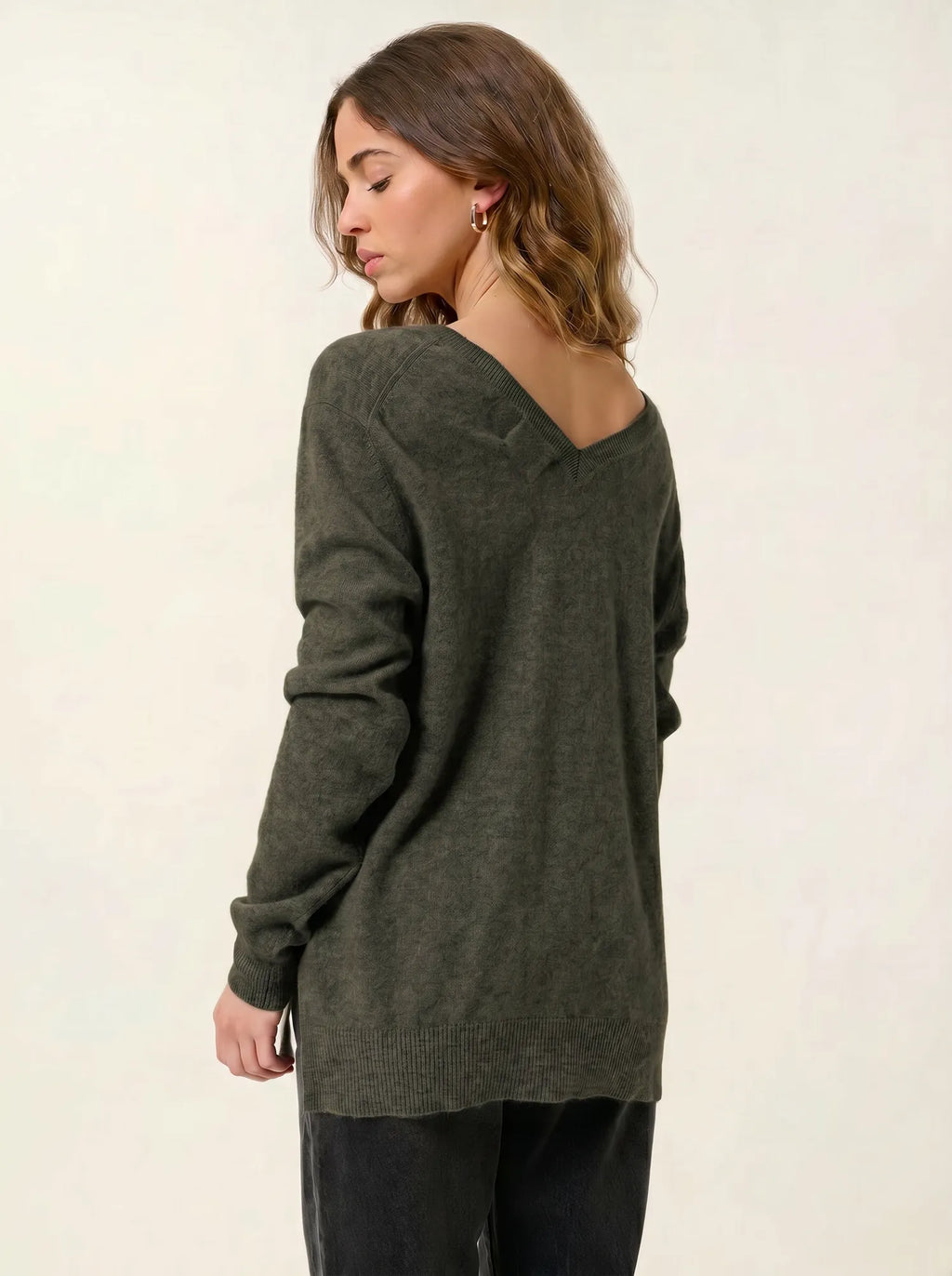 GIEGN Pullover V-Ausschnitt vorne und hinten Khaki meliert