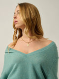 GIEGN Sweater V-Neck Front and Back Heather Green