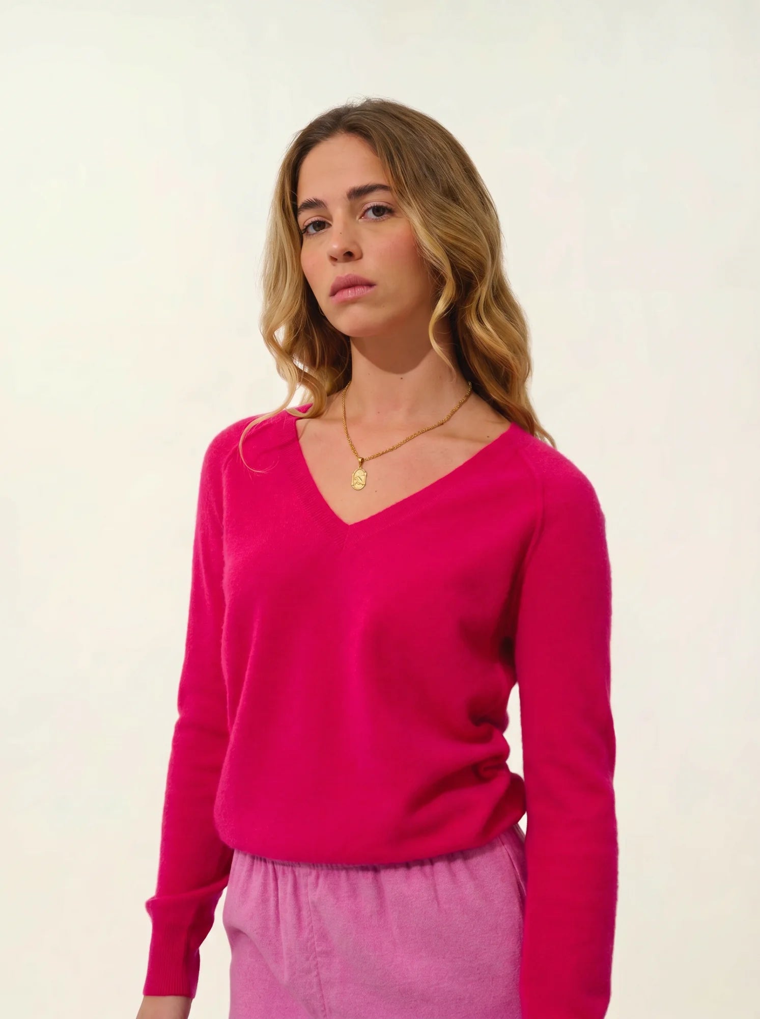 GIUSALET sweater v-neck fuchsia
