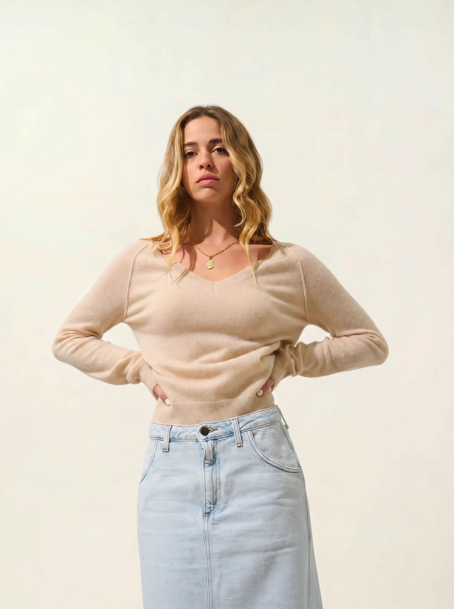 GIUSALET sweater v-neck sand