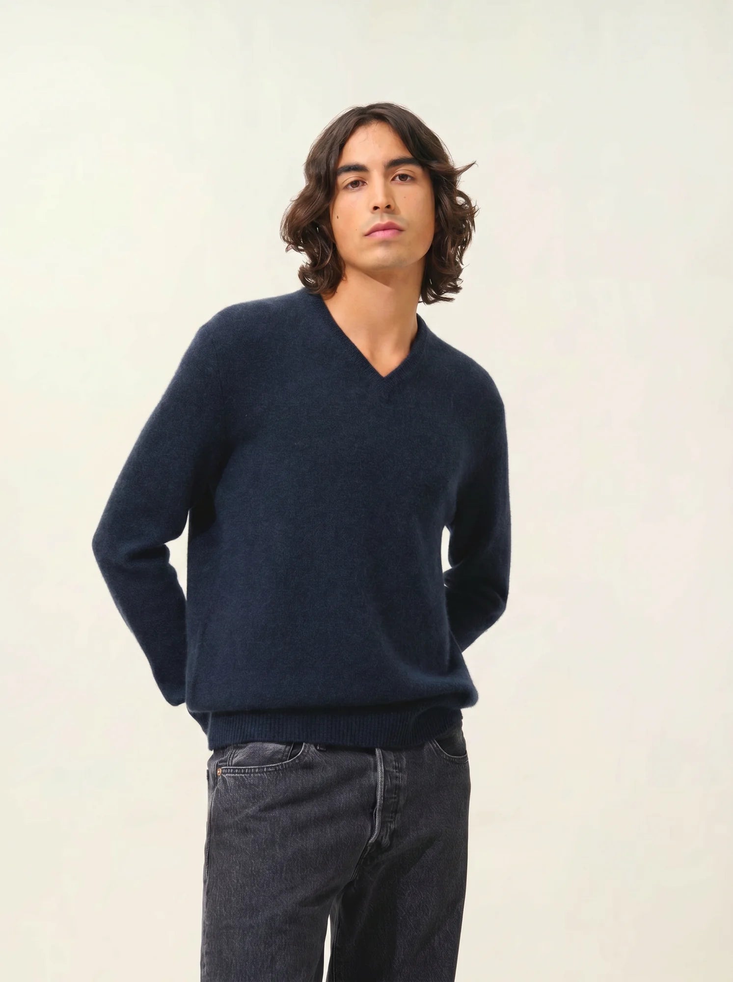 VICTOR pullover v-ausschnitt 4-fädig caviar