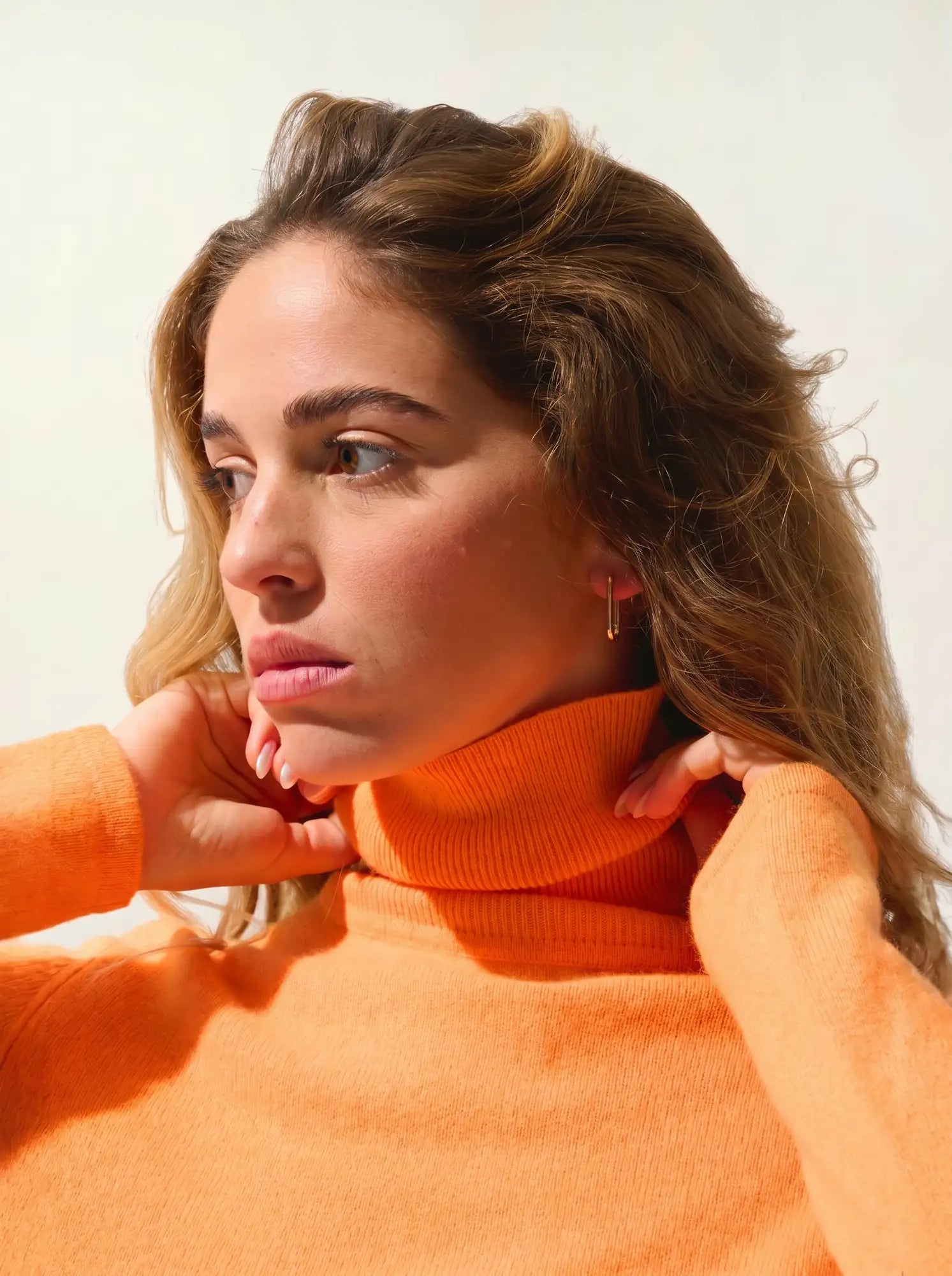 BISE Sweater Turtleneck Neon Tangerine