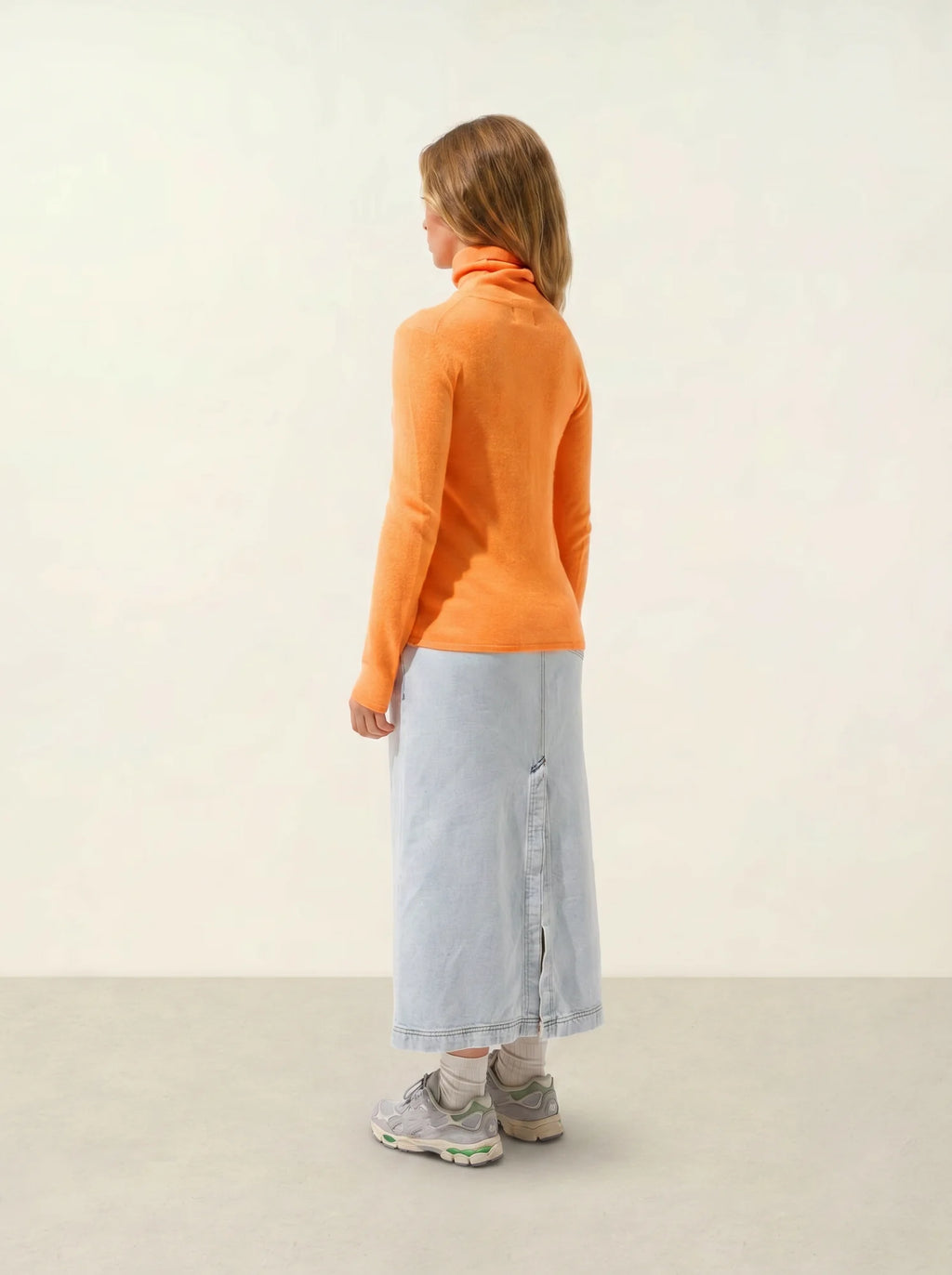 BISE Sweater Turtleneck Neon Tangerine