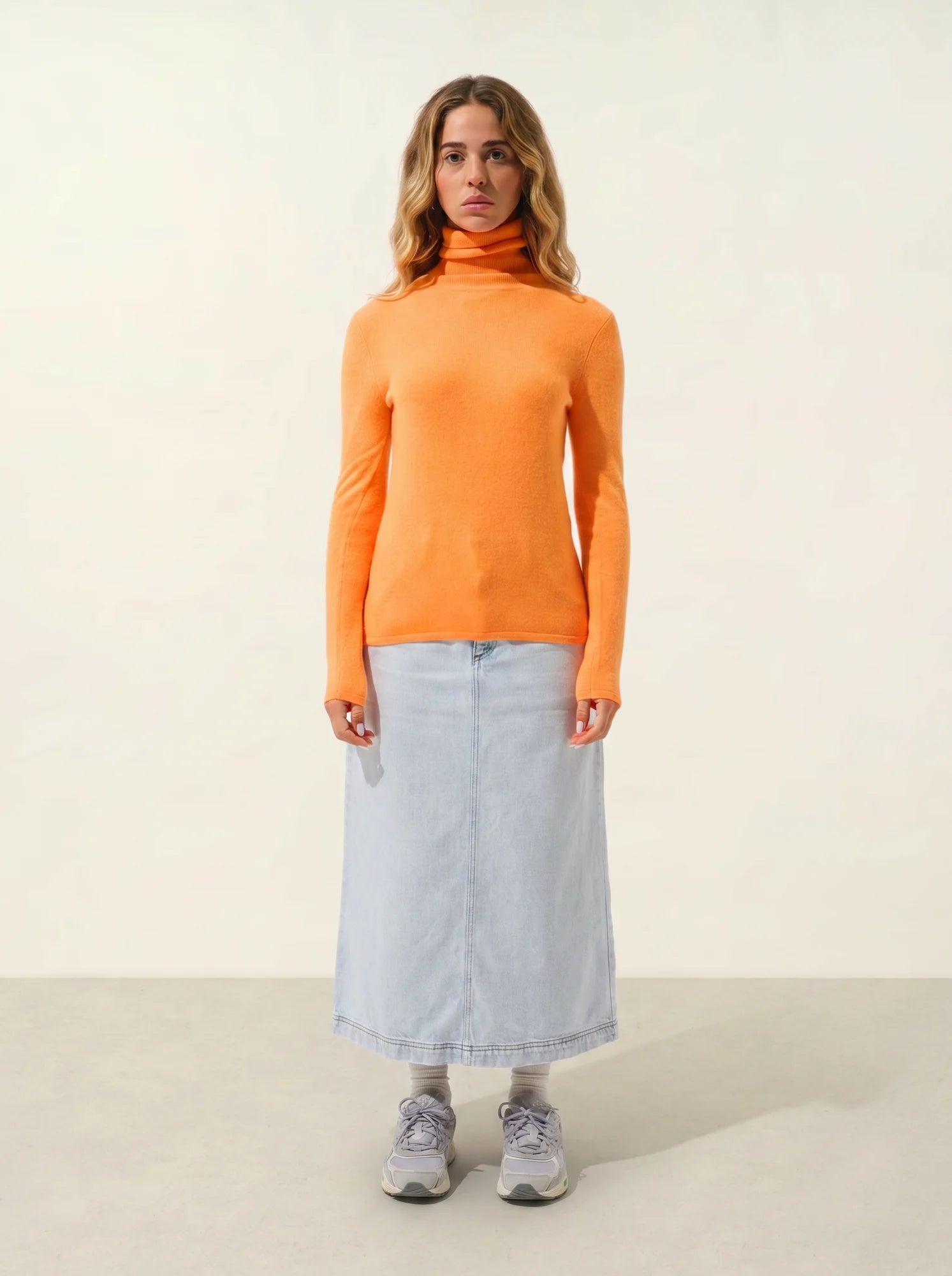 BISE Sweater Turtleneck Neon Tangerine