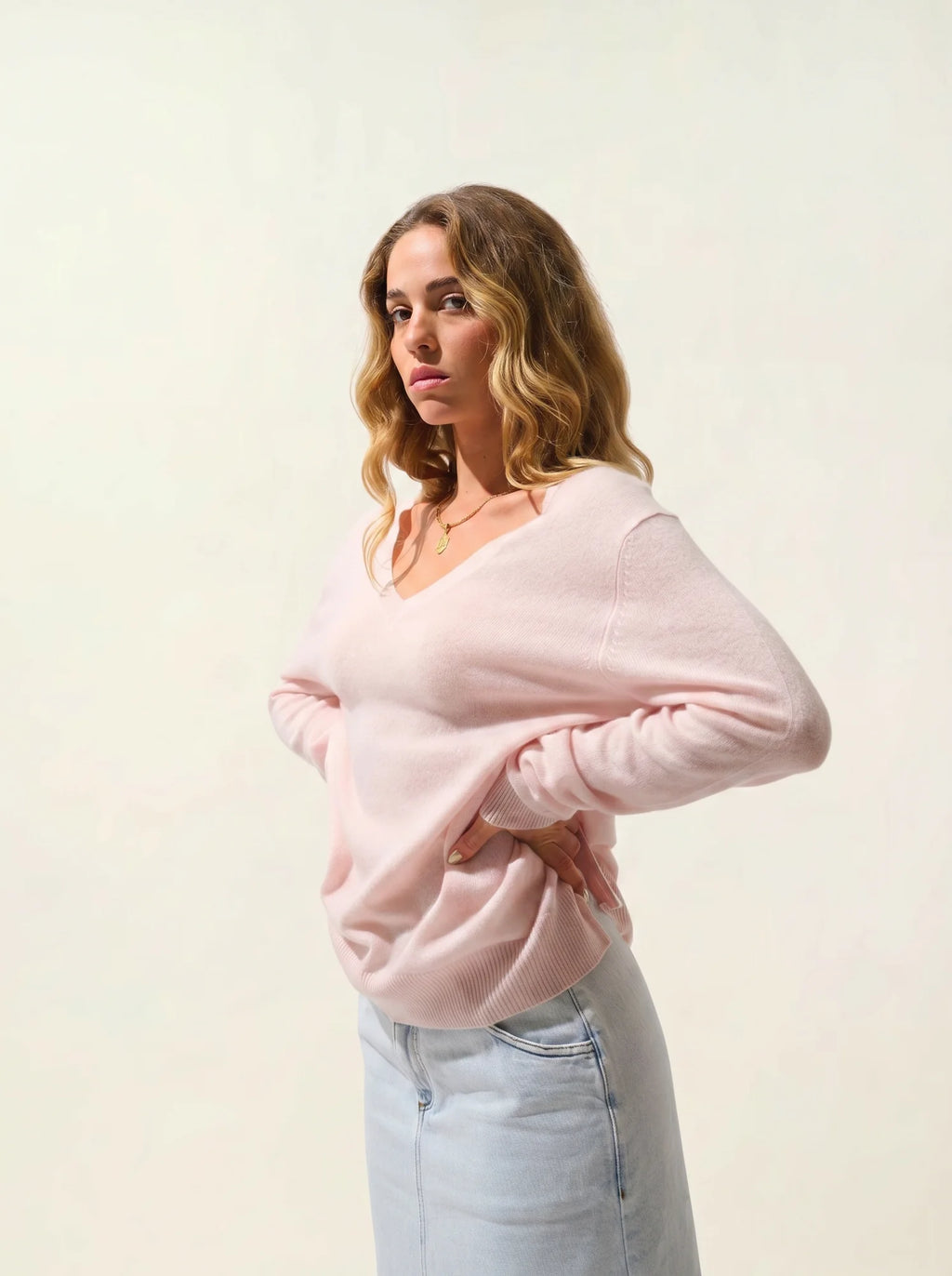 GIEGN Pullover V-Ausschnitt vorne und hinten Puderrosa