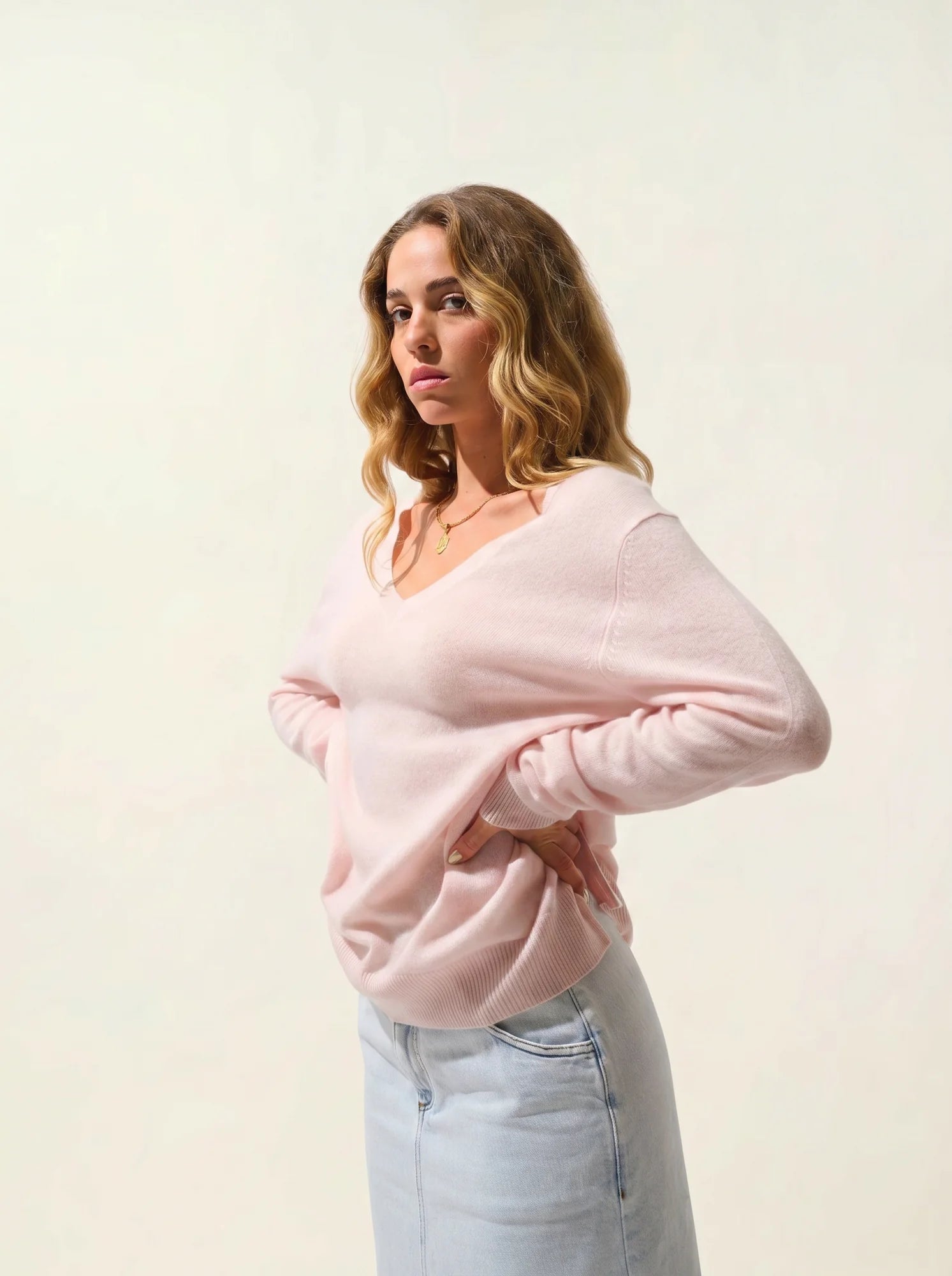 GIEGN Pullover V-Ausschnitt vorne und hinten Puderrosa