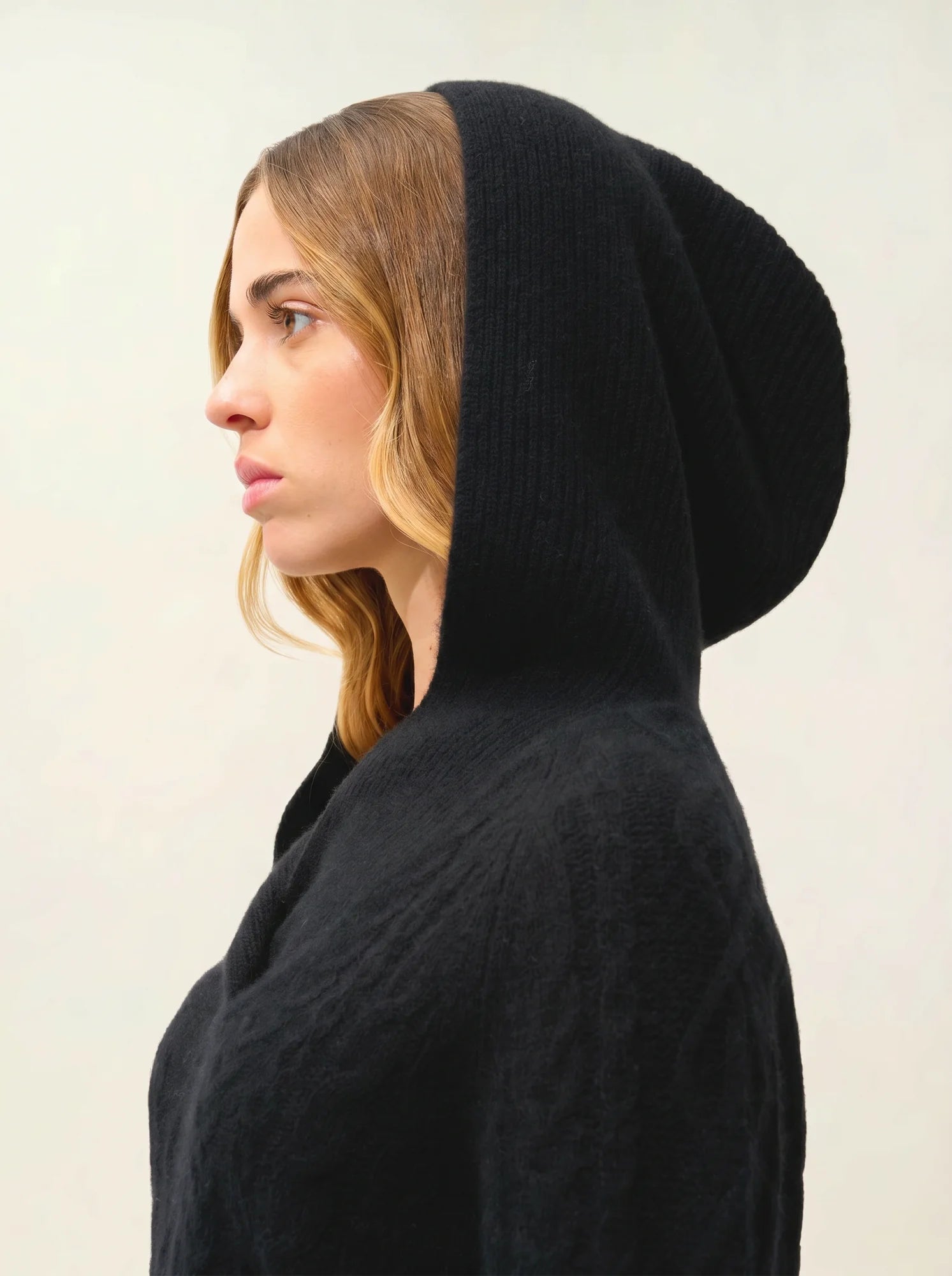 KHANDRO sweater hooded 6 ply black
