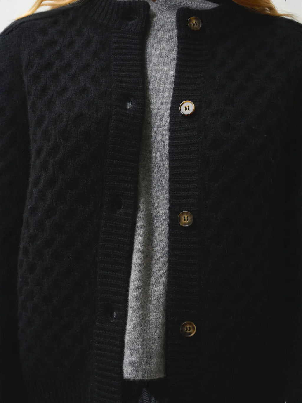 JINPA cardigan crew neck 8 ply black