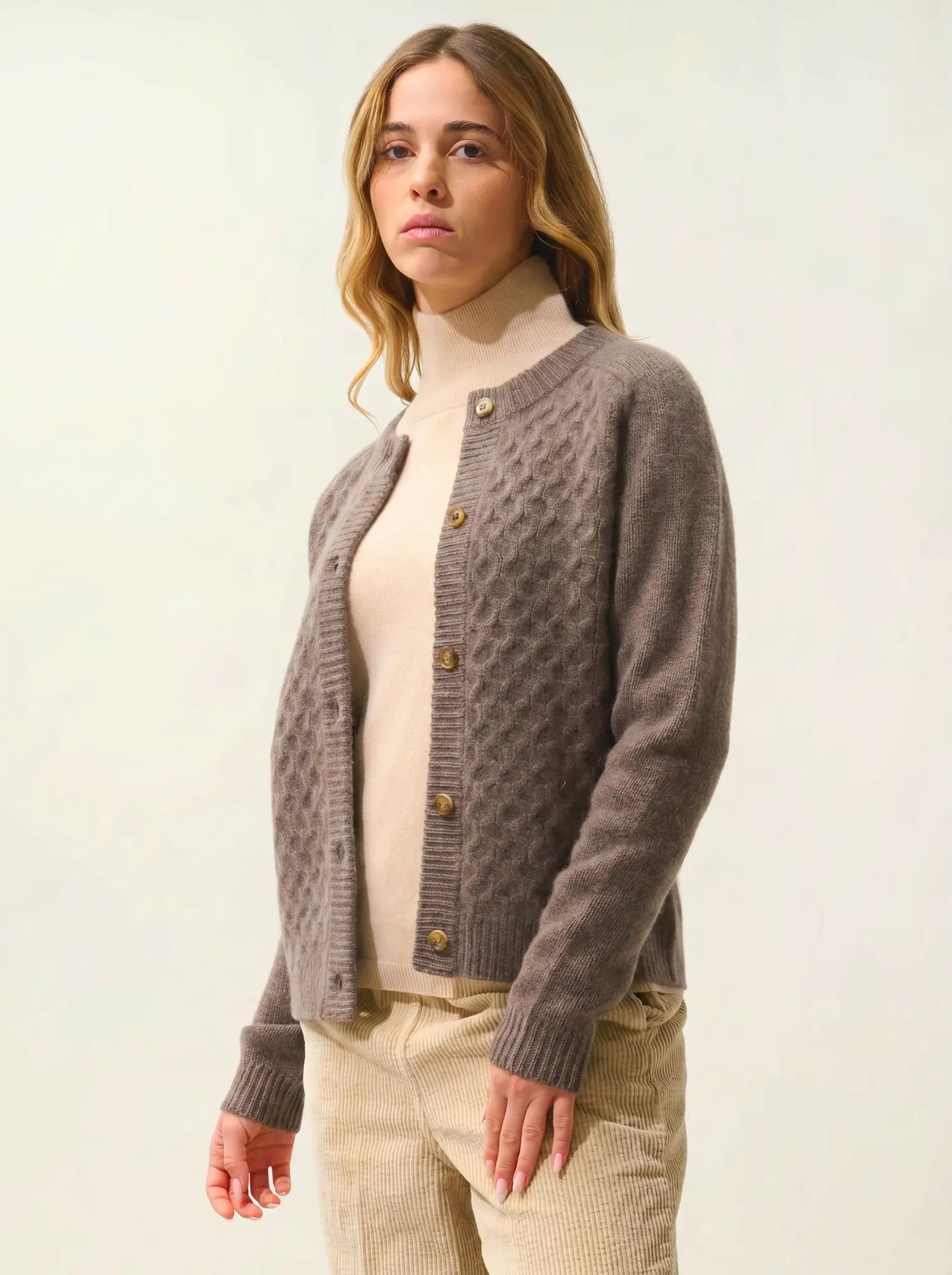 JINPA strickjacke rundhalsausschnitt 8-fädig taupe meliert