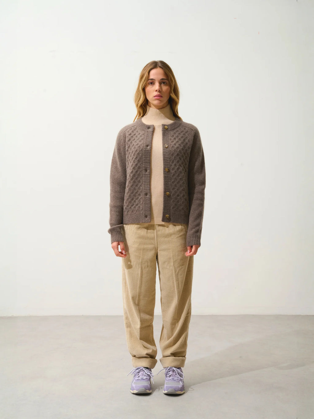 JINPA cardigan crew neck 8 ply heather taupe
