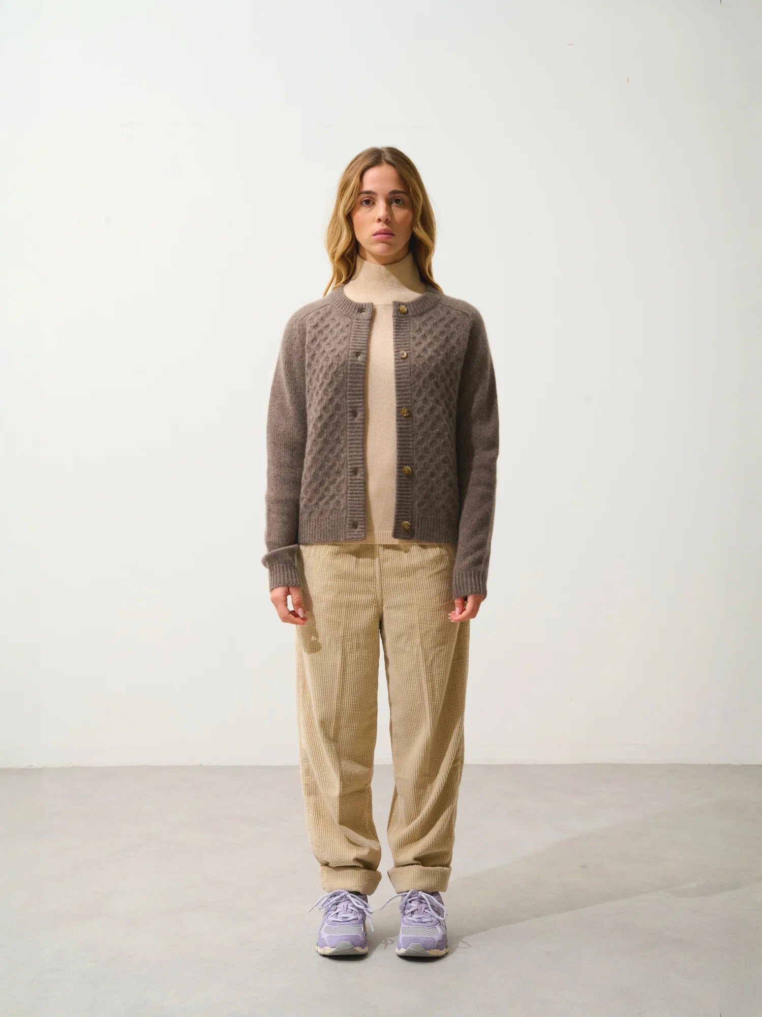 JINPA cardigan crew neck 8 ply heather taupe