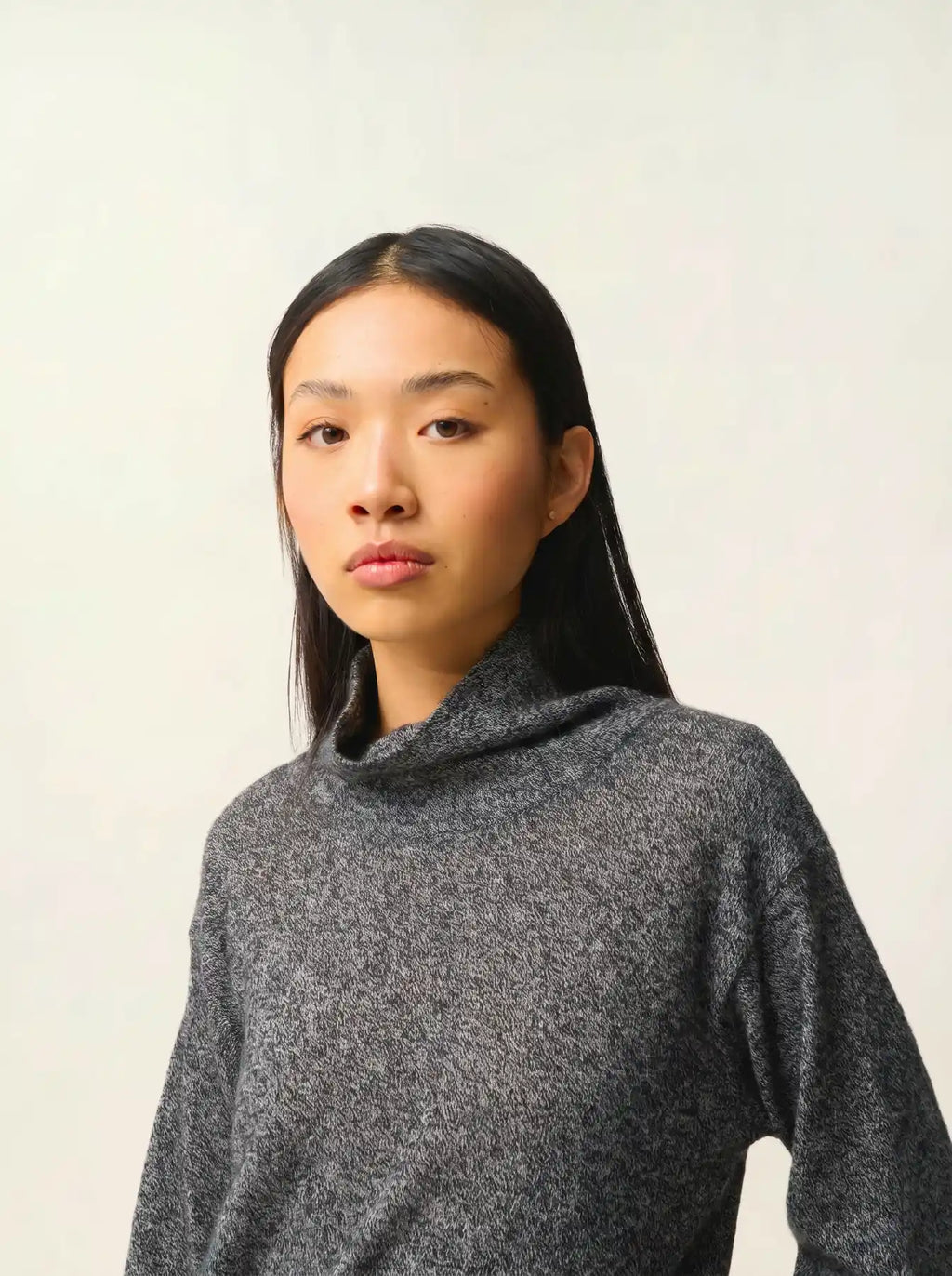 CHEVIOT pullover stehkragen wasserfall schwarz und weiß