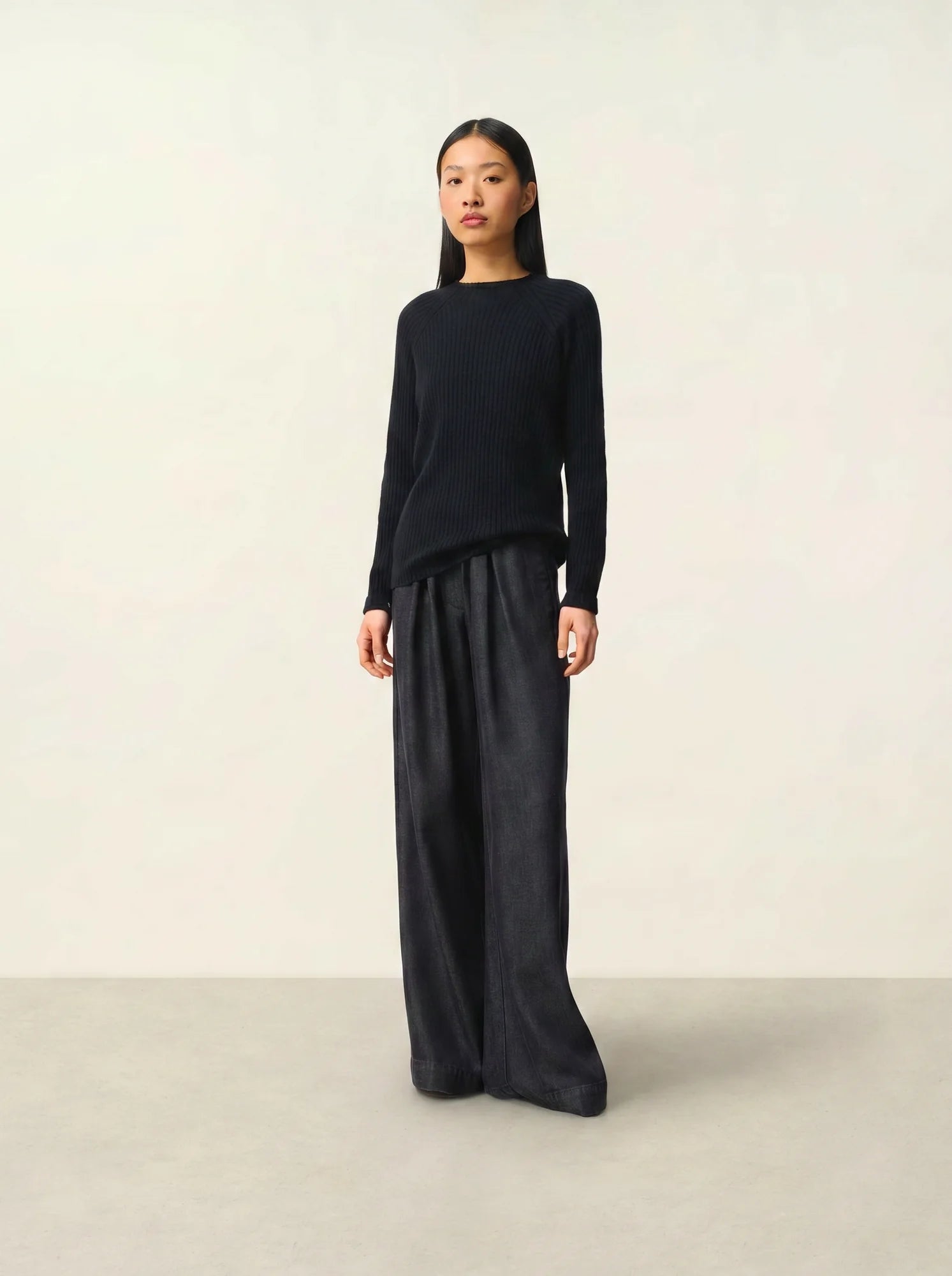 ASSIA pull col montant boutons poignets noir