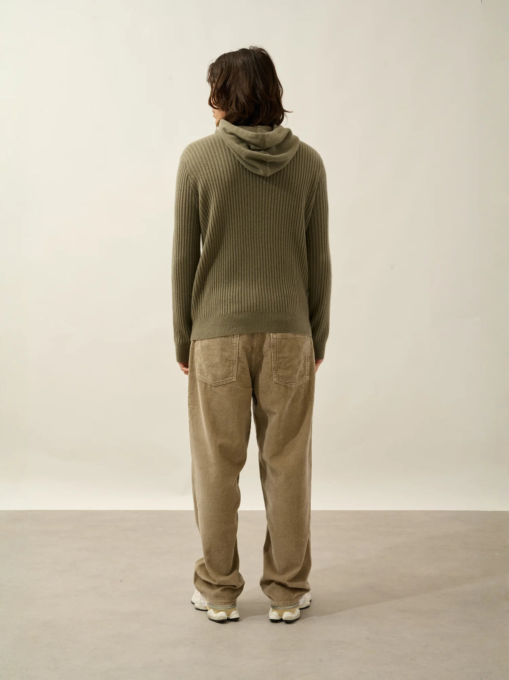 BENDT pullover mit kapuze 4-fädig armeegrün