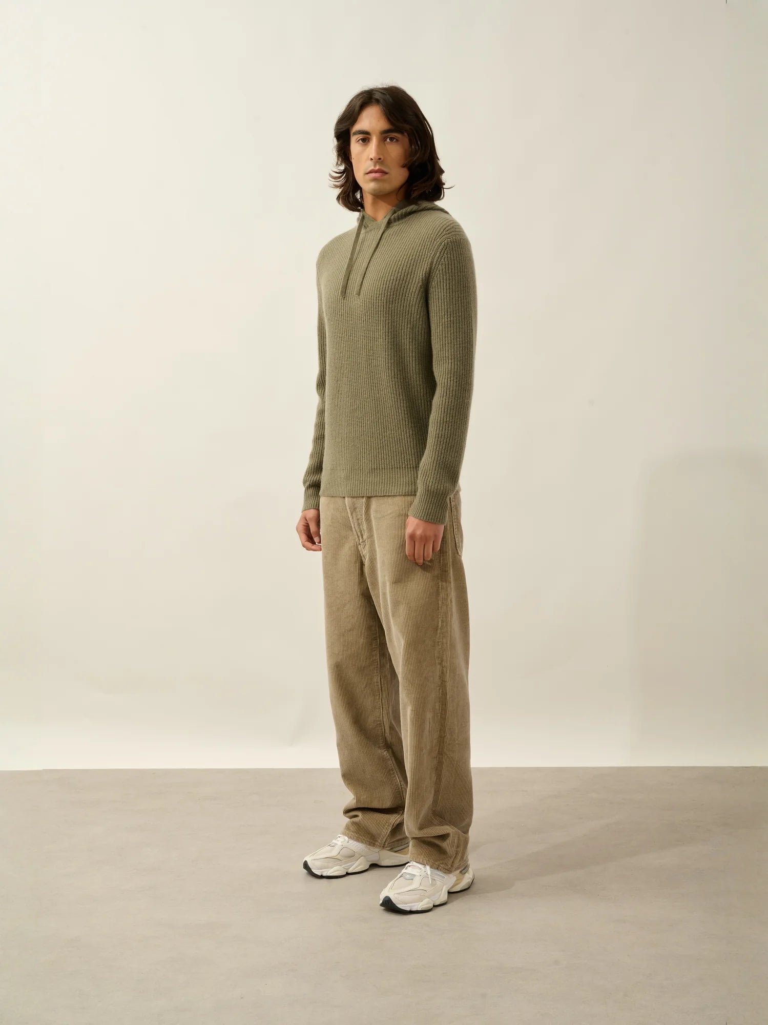 MIDA pullover mit kapuze 4-fädig armeegrün
