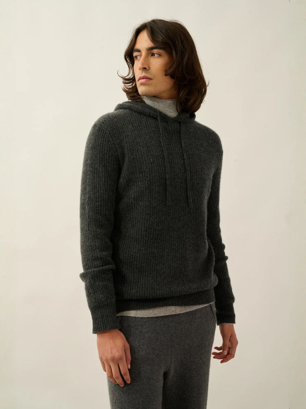 MIDA pullover mit kapuze 4-fädig carbone meliert