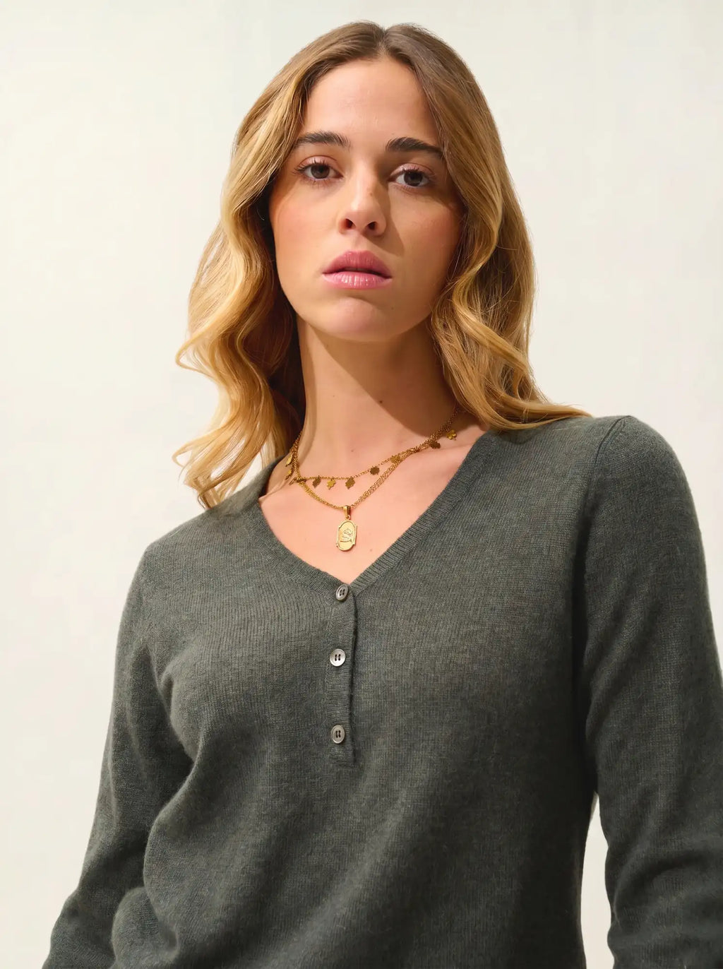 GABLE Pullover V-Ausschnitt geknöpft Khaki meliert