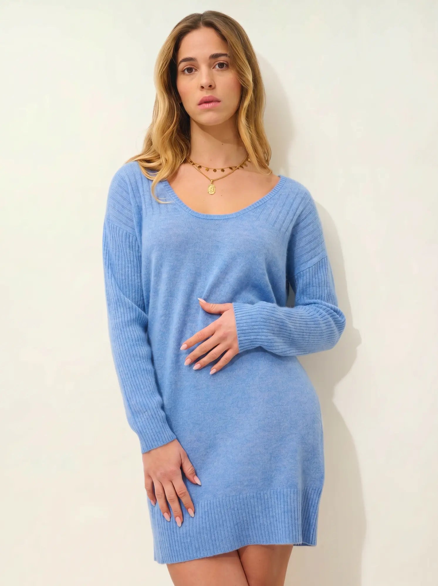 DANA Kleid U-Ausschnitt Himmelblau