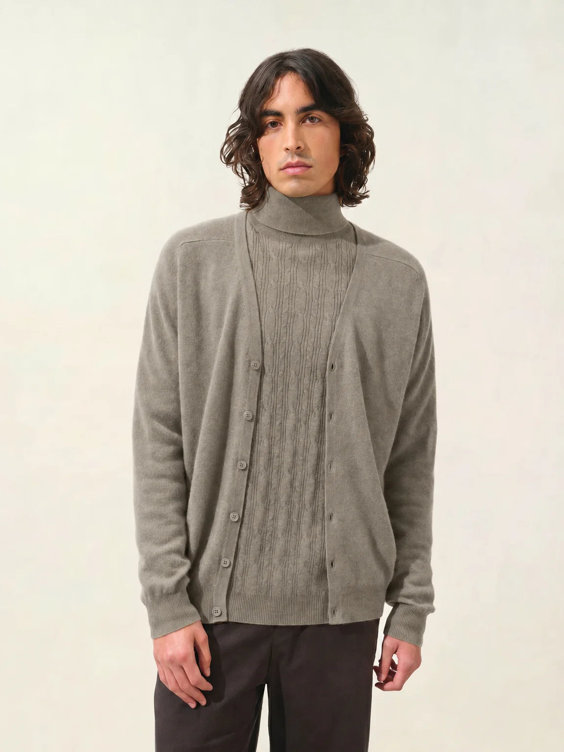 PIPA strickjacke v-ausschnitt armeegrün