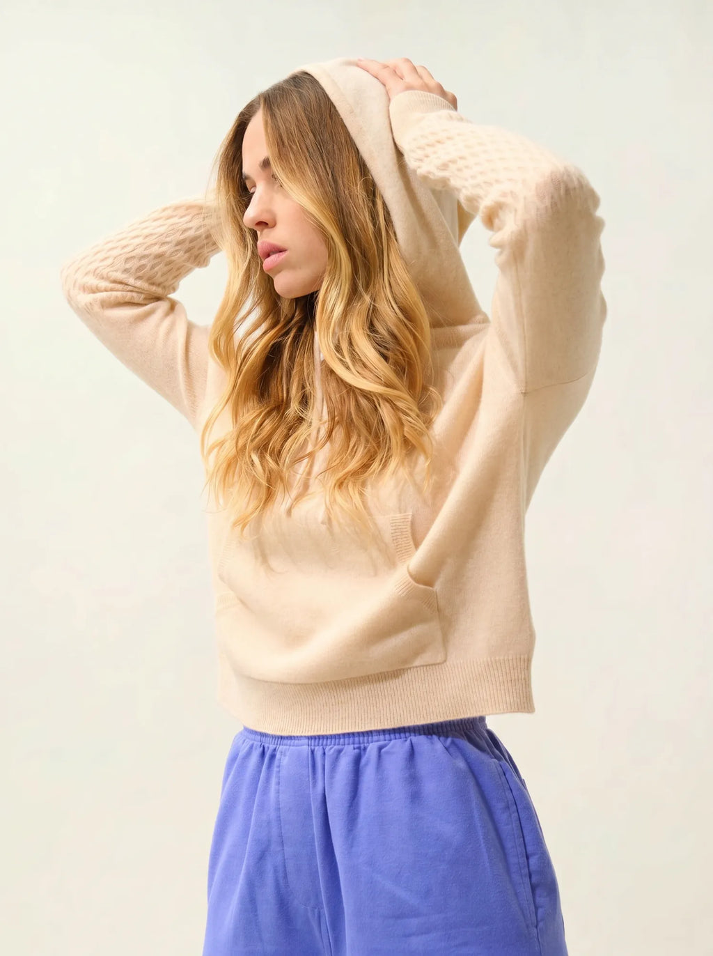ELOWEN pullover mit kapuze sand