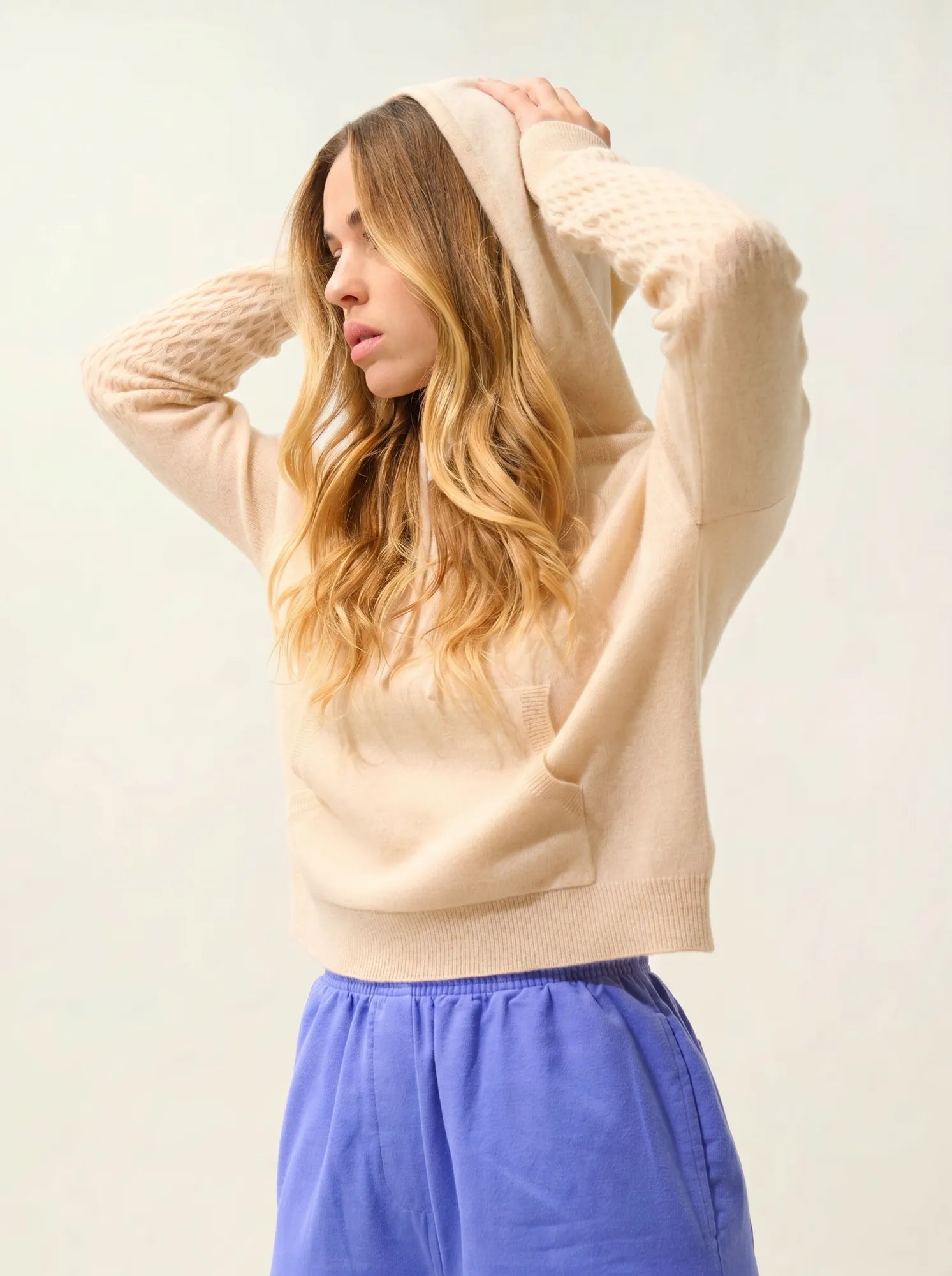 ELOWEN pullover mit kapuze sand