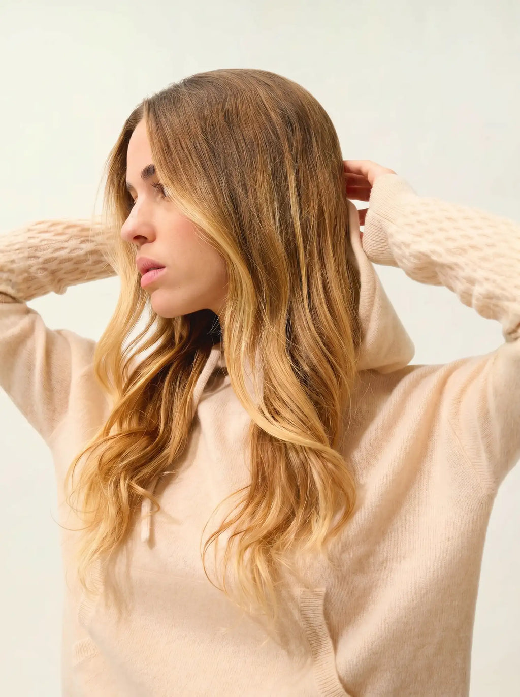 ELOWEN pullover mit kapuze sand