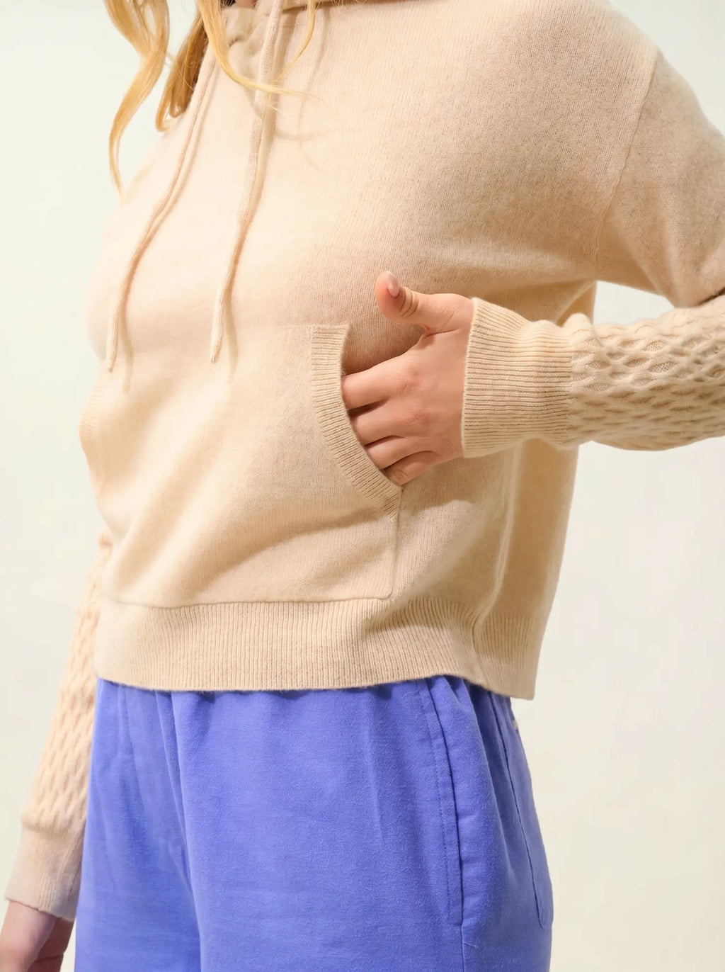 ELOWEN pullover mit kapuze sand