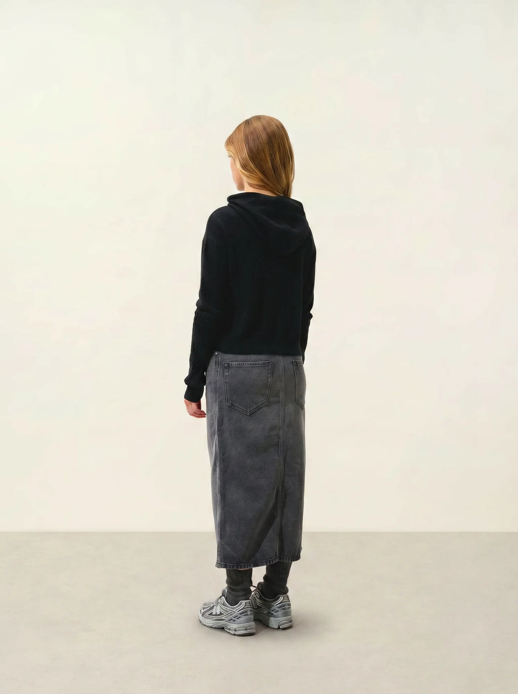 ELOWEN pullover mit kapuze schwarz