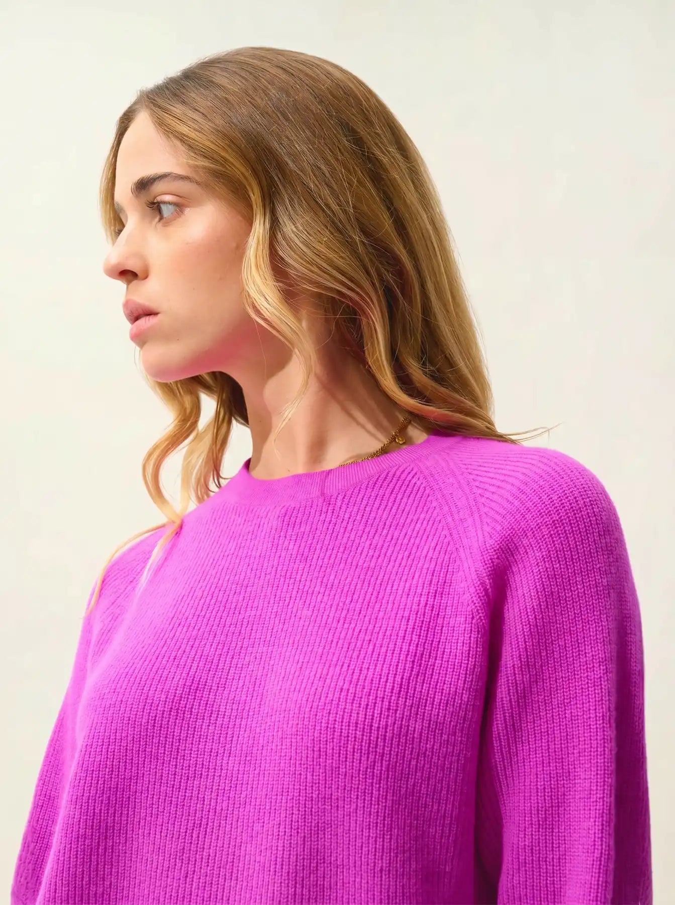 LUNÉA sweater crew neck neon purple