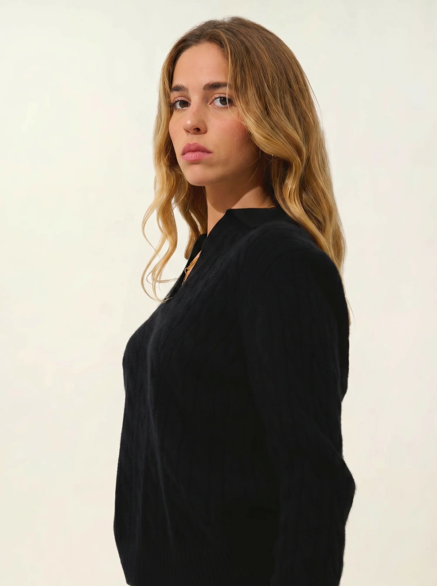 ELYSANDRA pull col polo ouvert 4 fils noir