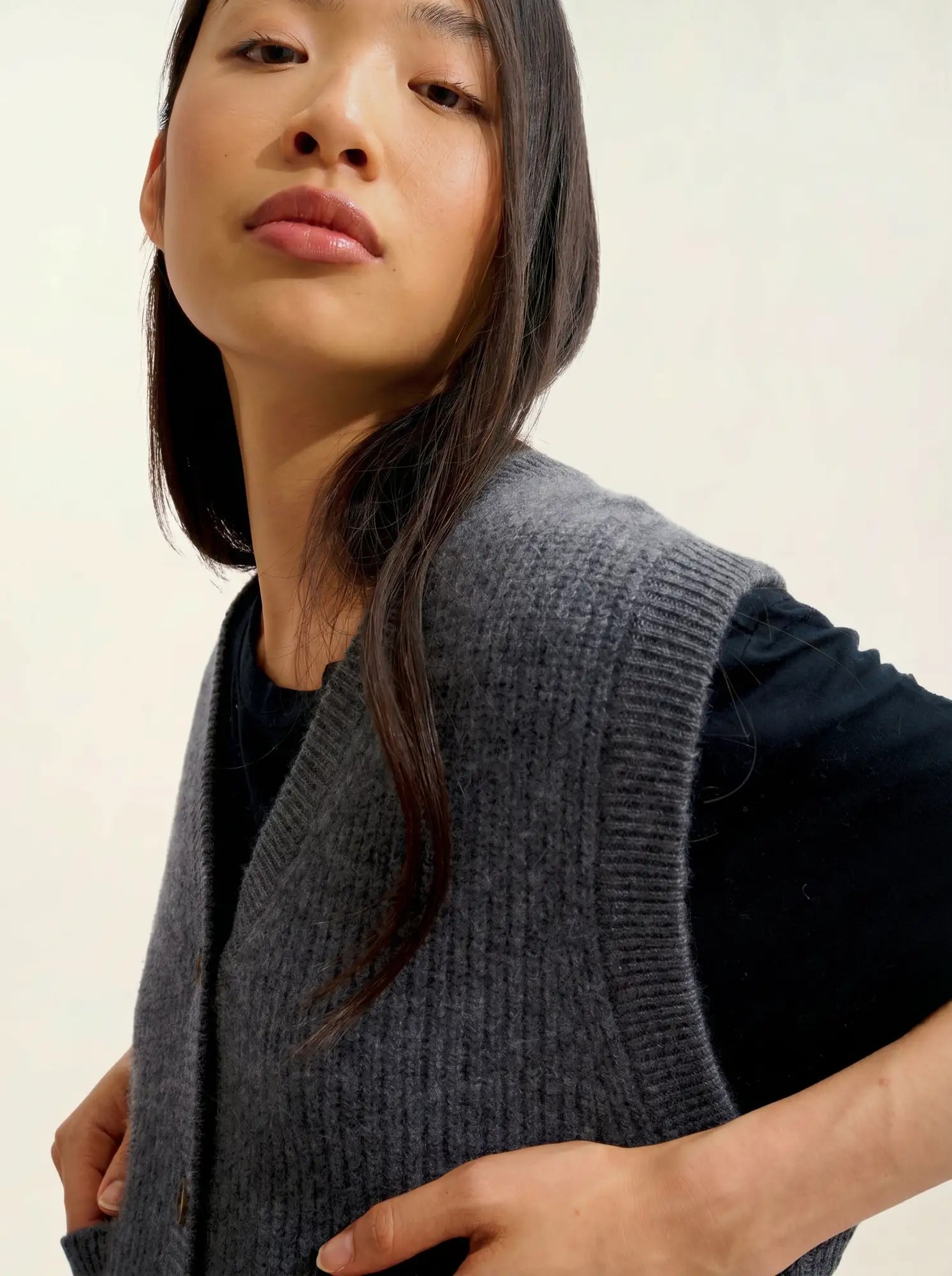 ROSAVIA cardigan col V sans manches 4 fils anthracite chiné