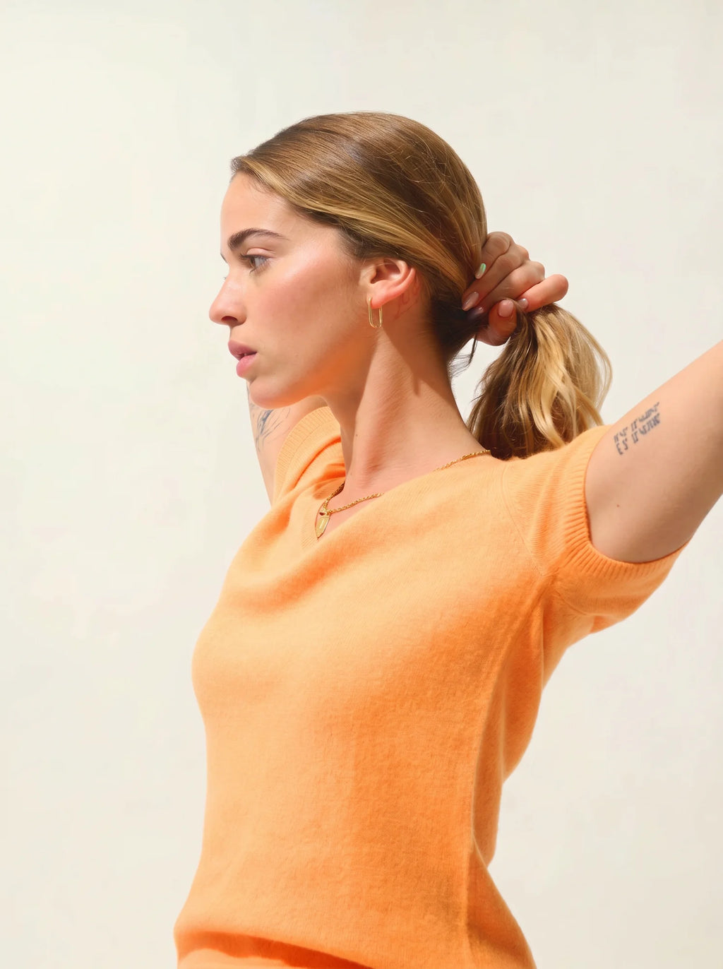 KALI t-shirt v-ausschnitt clementine