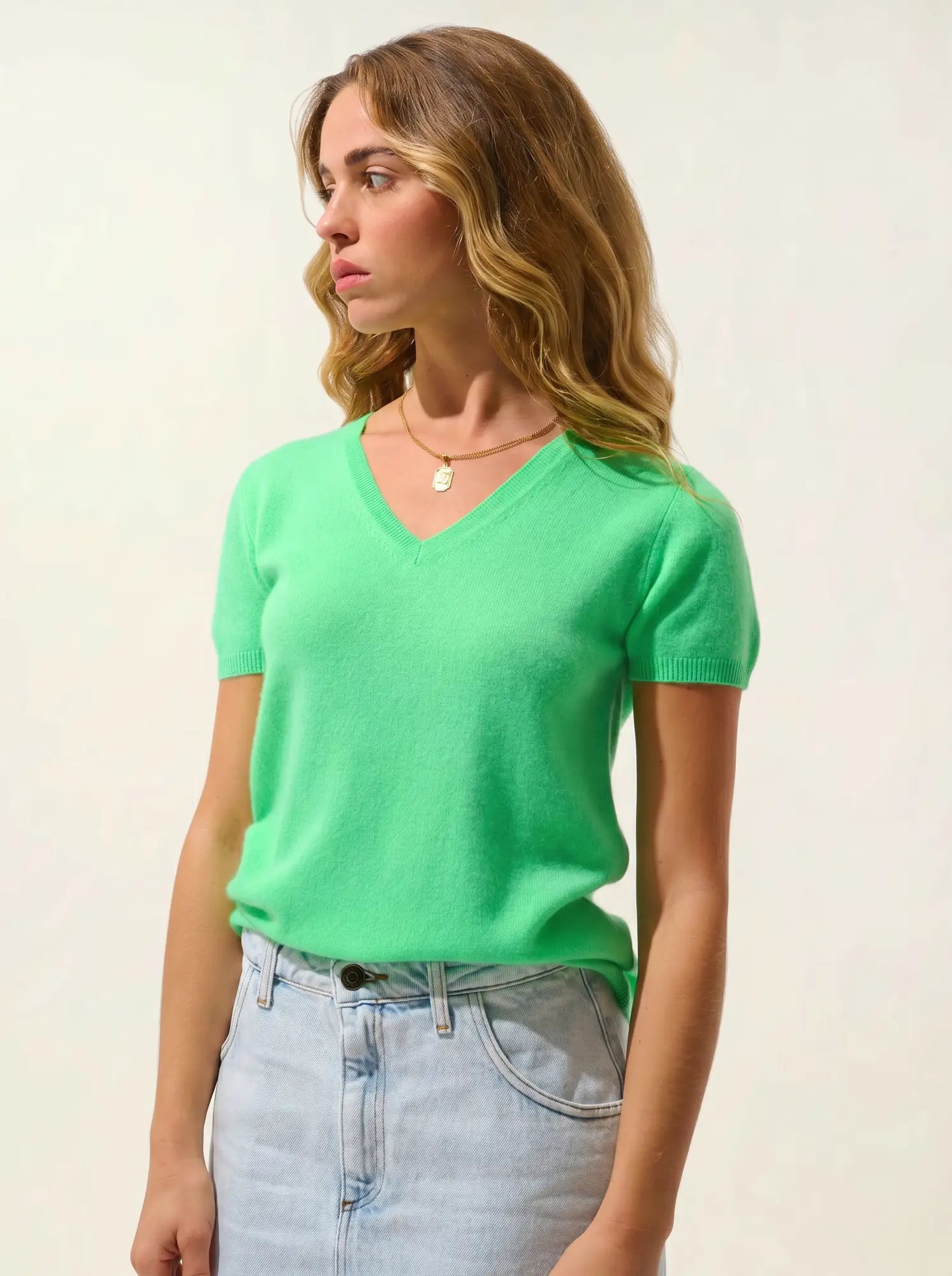 KALI t-shirt v-neck cactus green