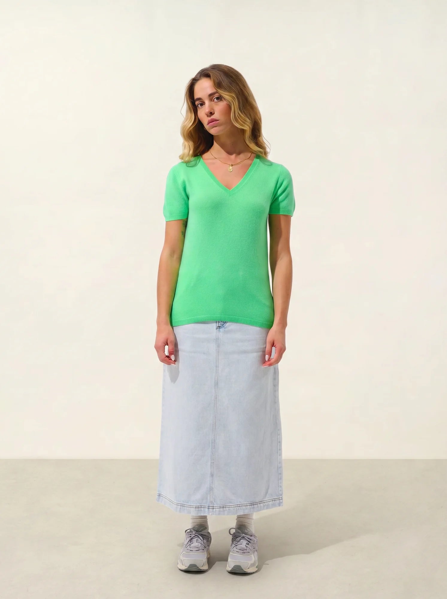 KALI t-shirt v-neck cactus green