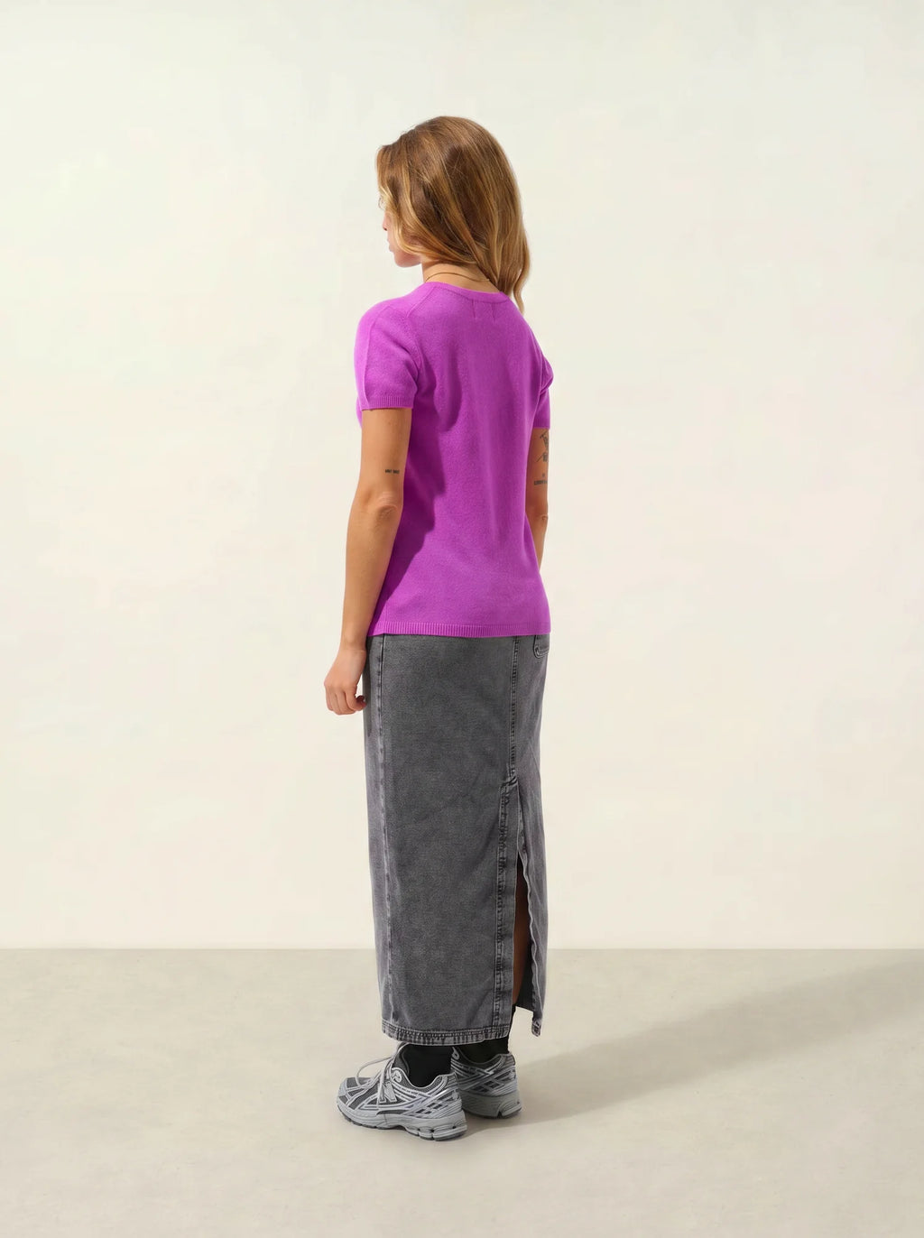 KALI t-shirt v-ausschnitt violett