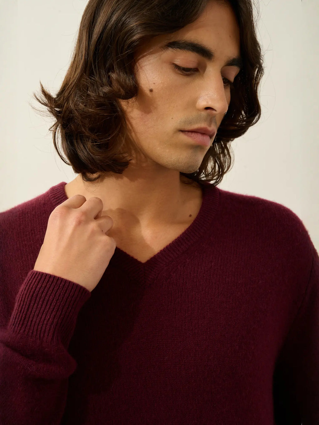 VICTOR sweater v-neck 4 ply blackberry