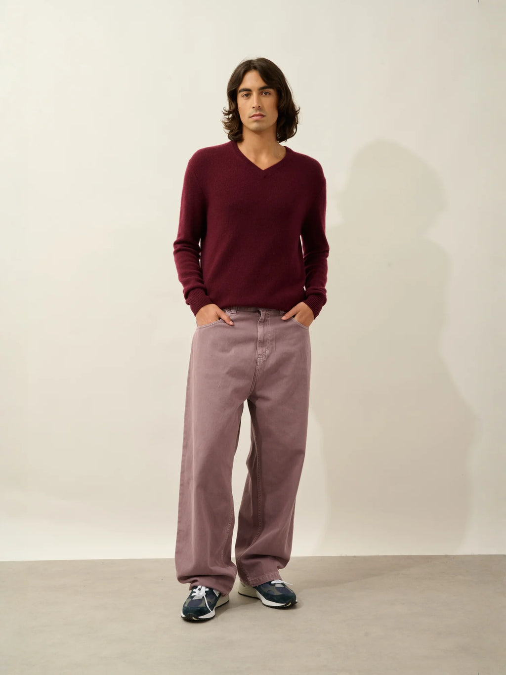 VICTOR sweater v-neck 4 ply blackberry