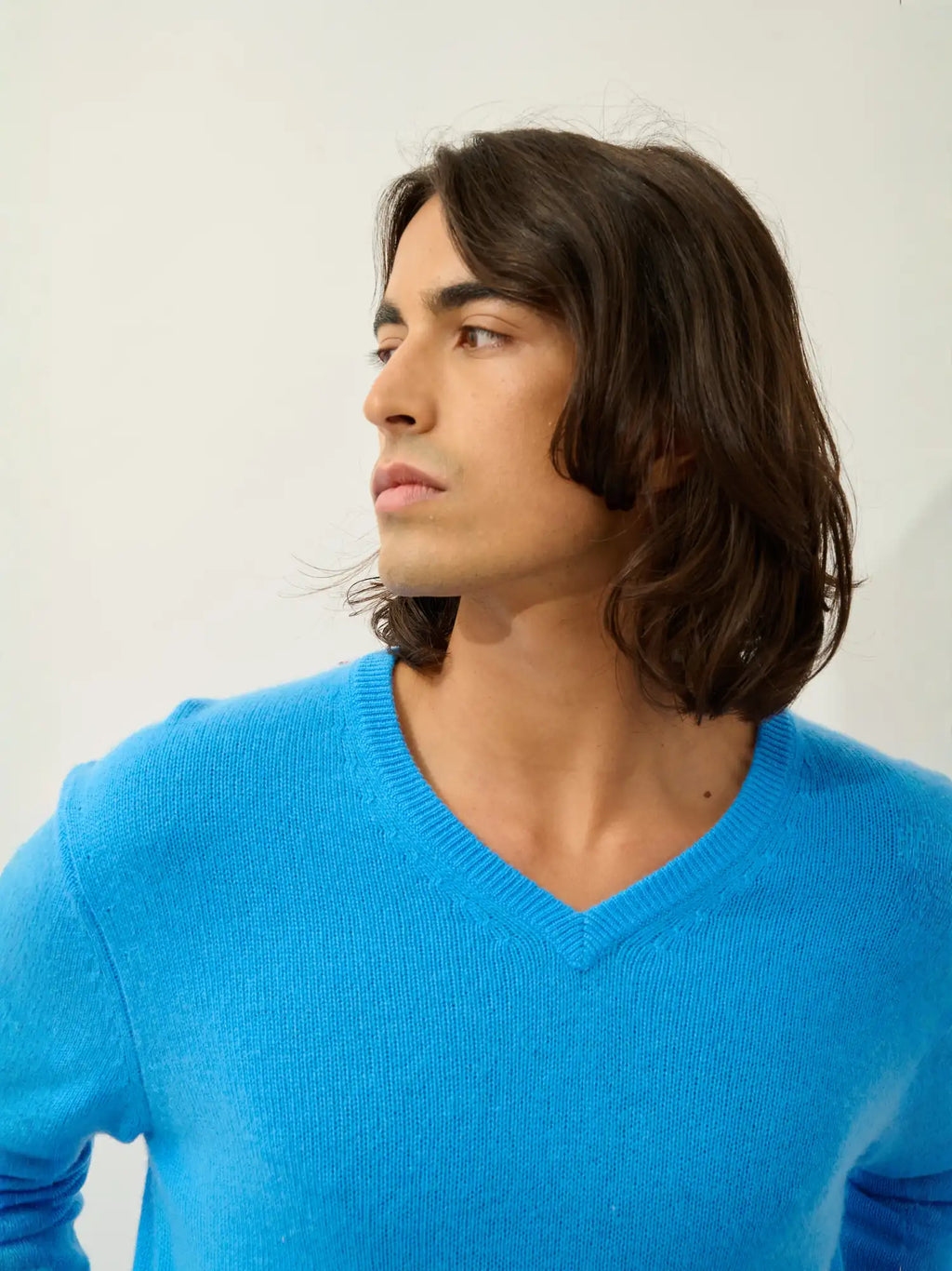 VICTOR sweater v-neck 4 ply celestial blue
