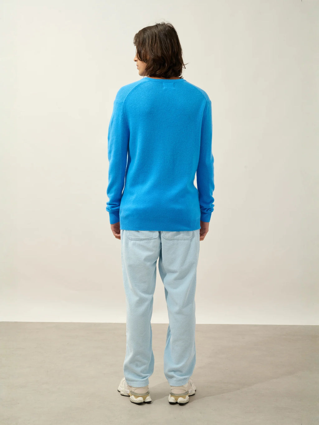 VICTOR sweater v-neck 4 ply celestial blue