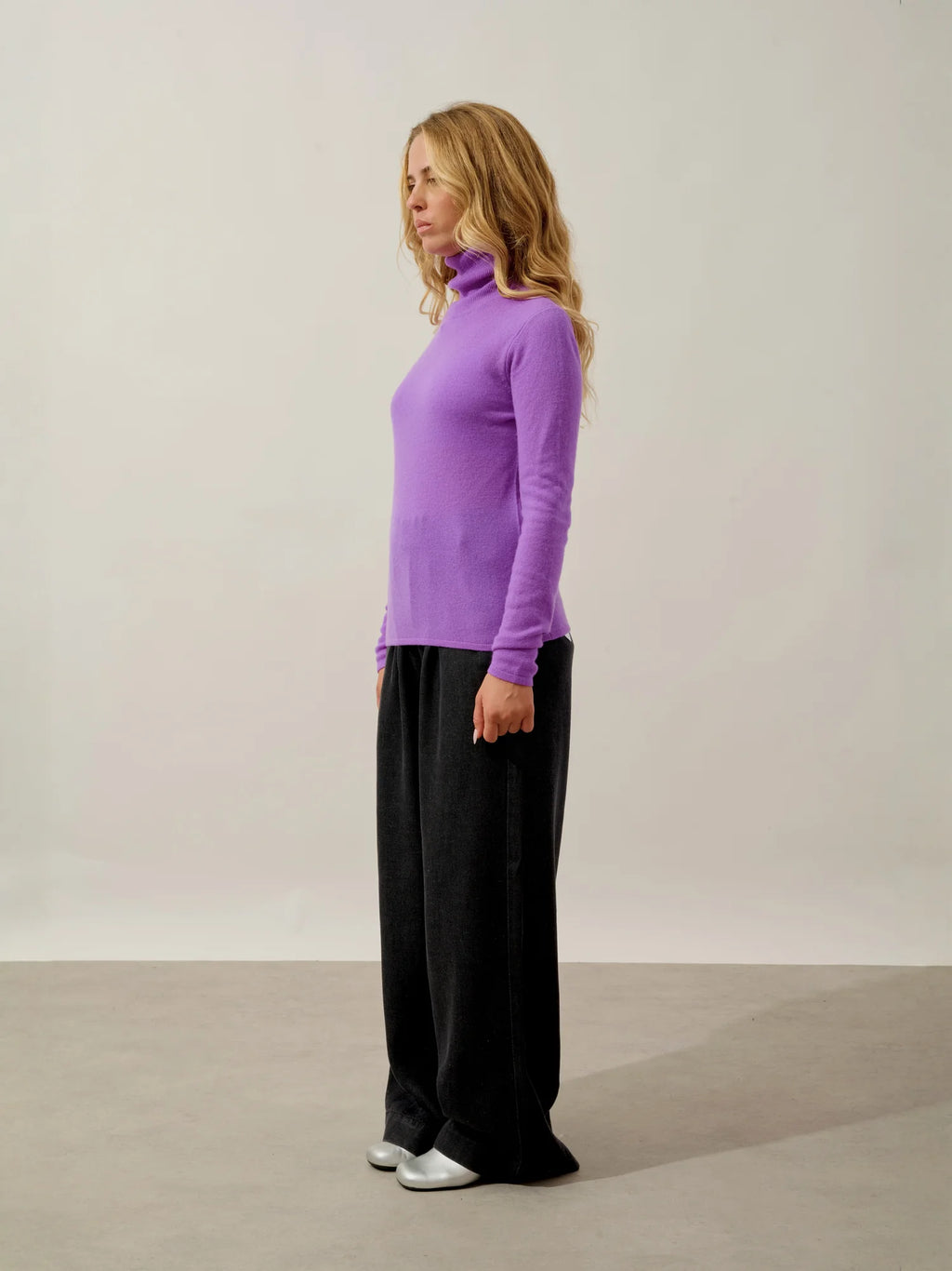 BISE pull col roulé lilas
