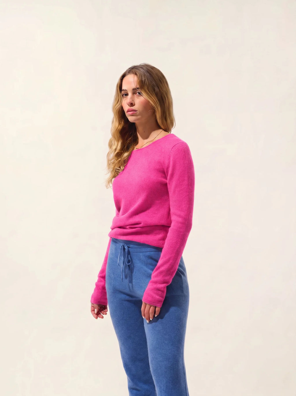 EPÉNA Sweater Crew Neck Neon Flamingo Pink