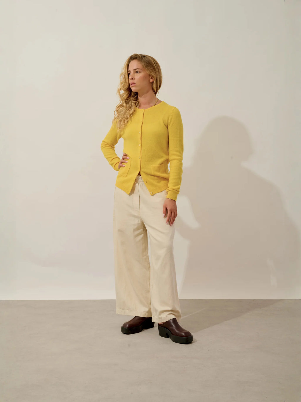 CARON Strickjacke Rundhalsausschnitt Zitrone