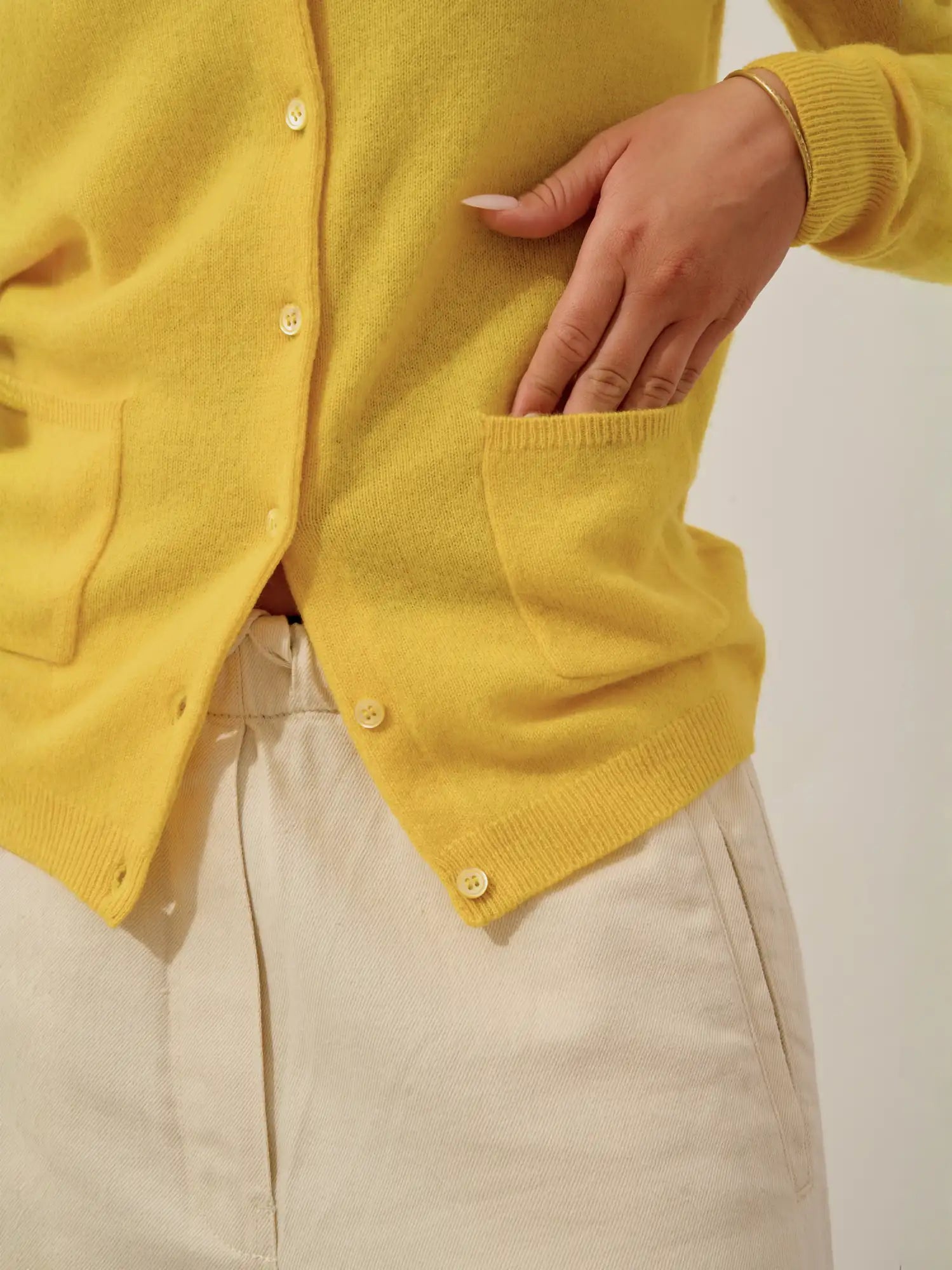 CARON Strickjacke Rundhalsausschnitt Zitrone