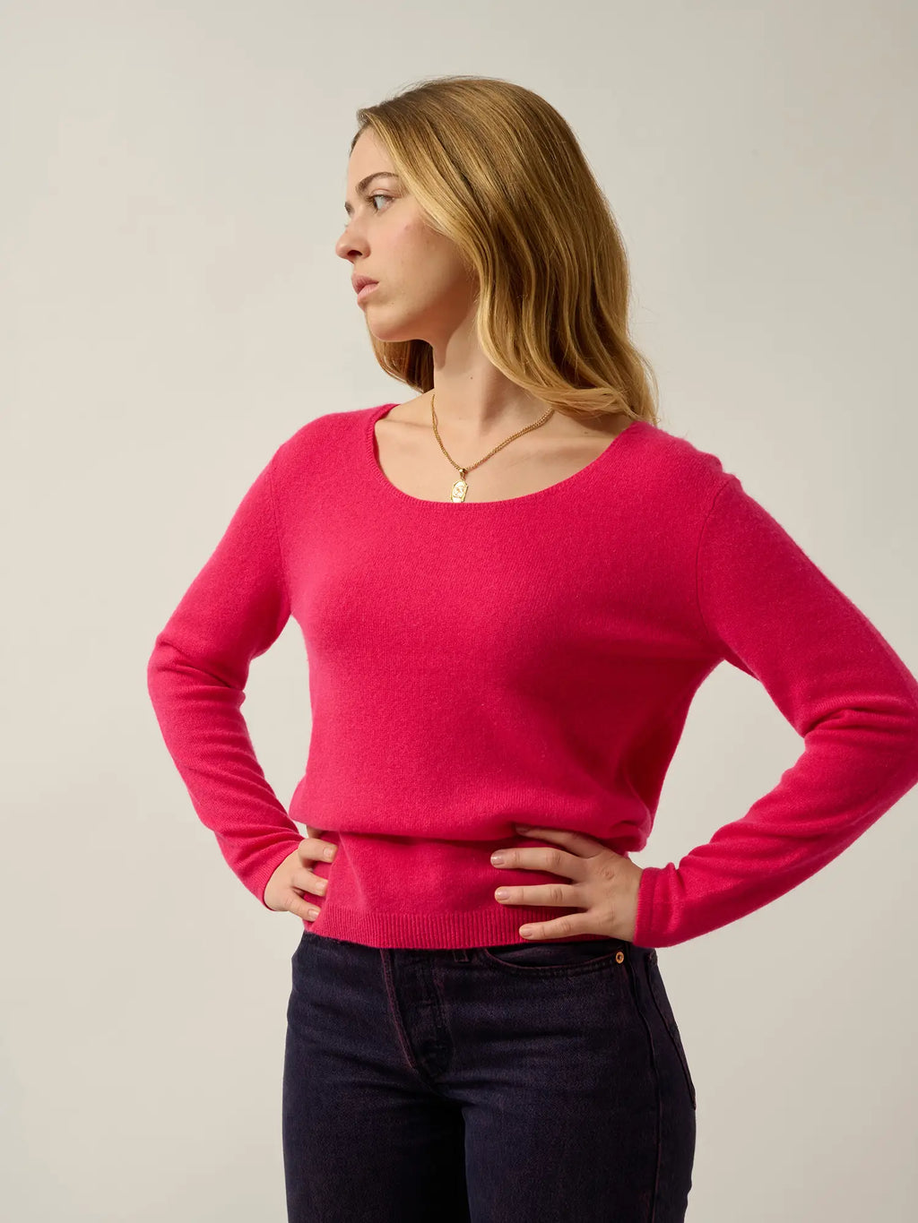 LANFON sweater crew neck magenta red