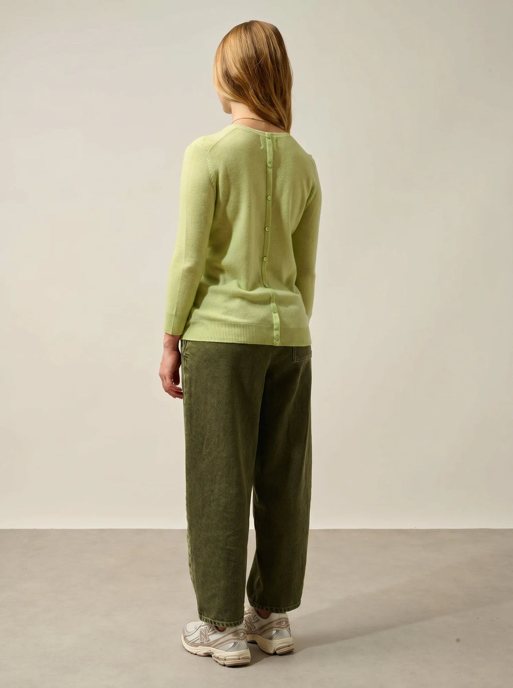 ESTARIS Sweater Crew Neck Buttoned Back Lime