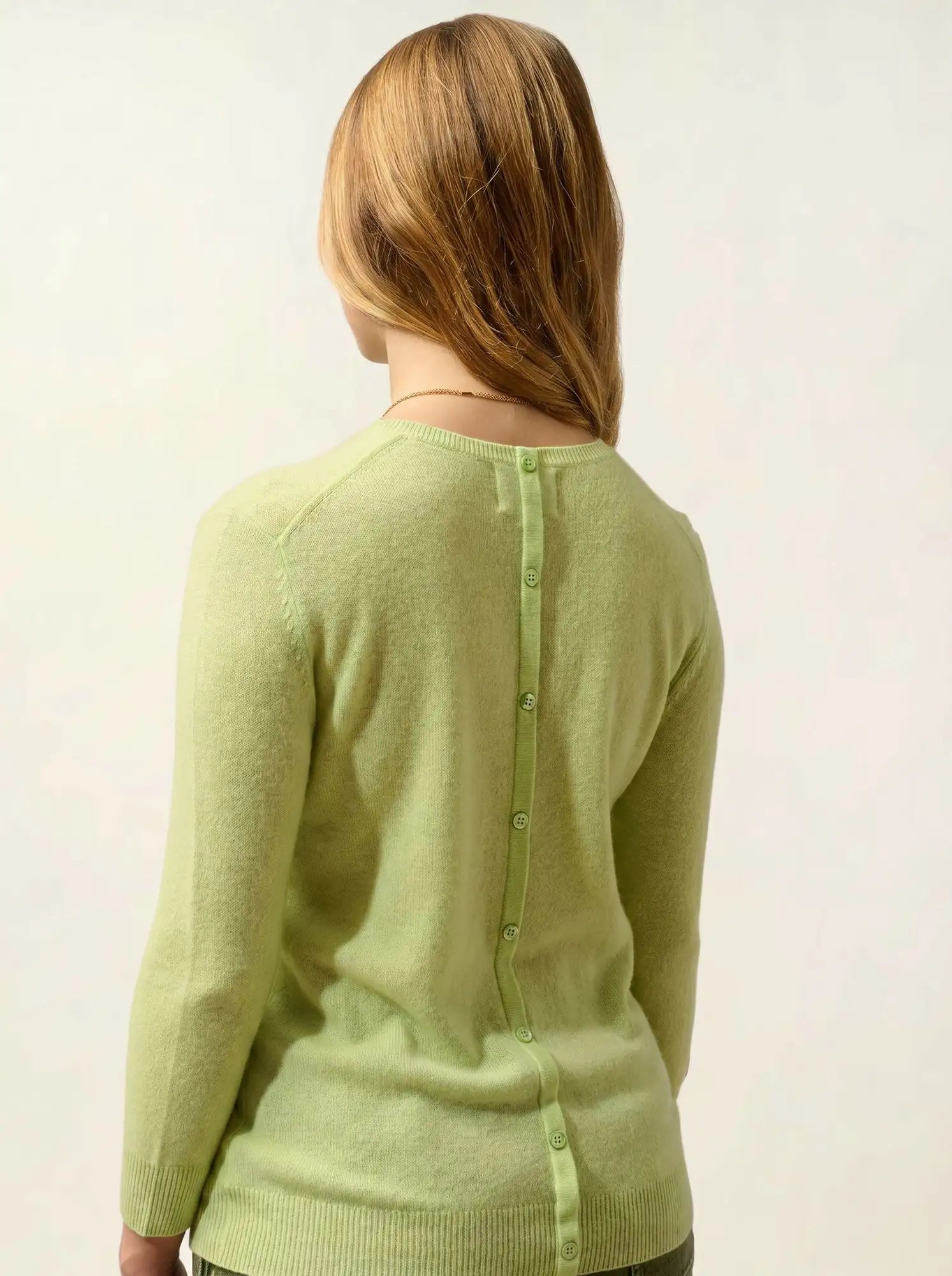 ESTARIS Sweater Crew Neck Buttoned Back Lime